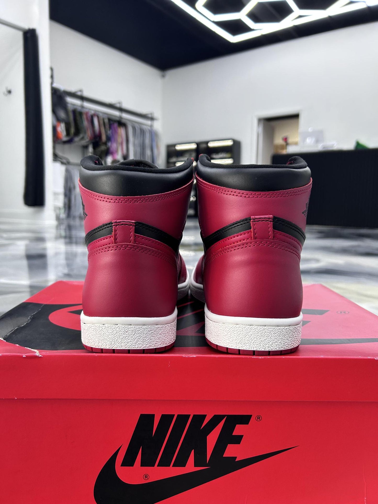 Jordan 1 "Varsity Red" Used Size 13