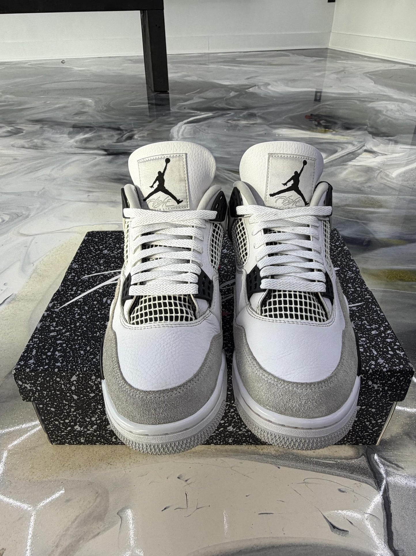 Jordan 4 "Military Black" Used Size 9.5