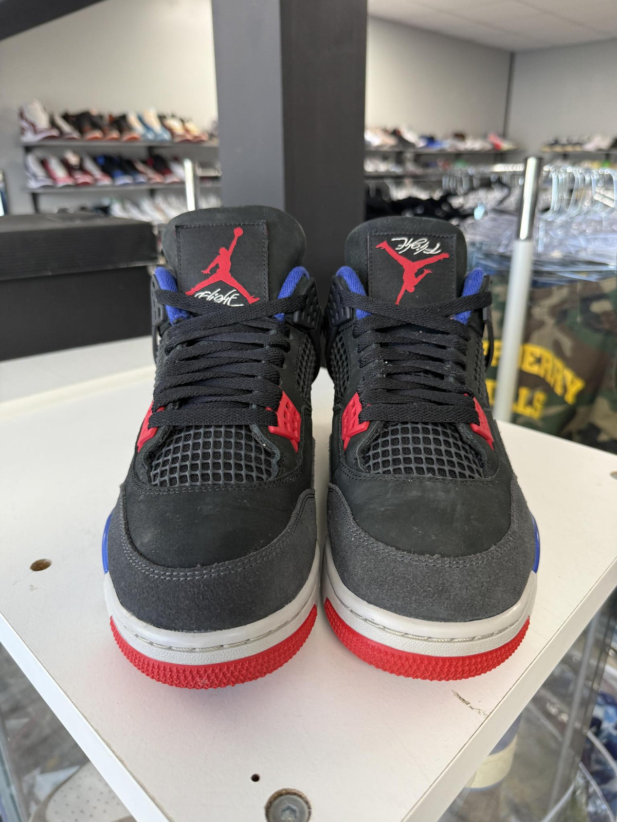 Jordan 4 "Rare Air" Used Size 8.5
