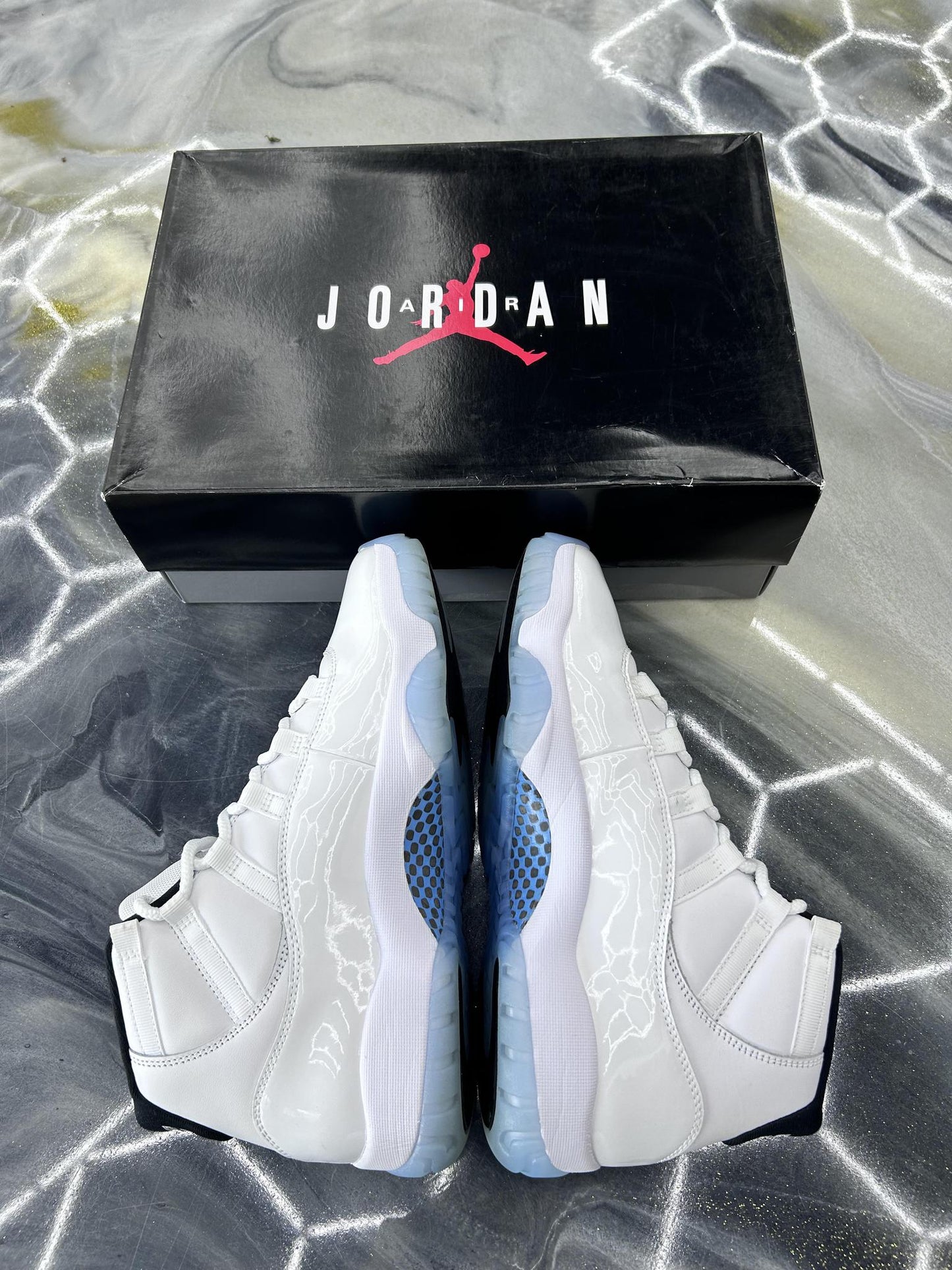 Jordan 11 "Legend Blue" Used Size 10