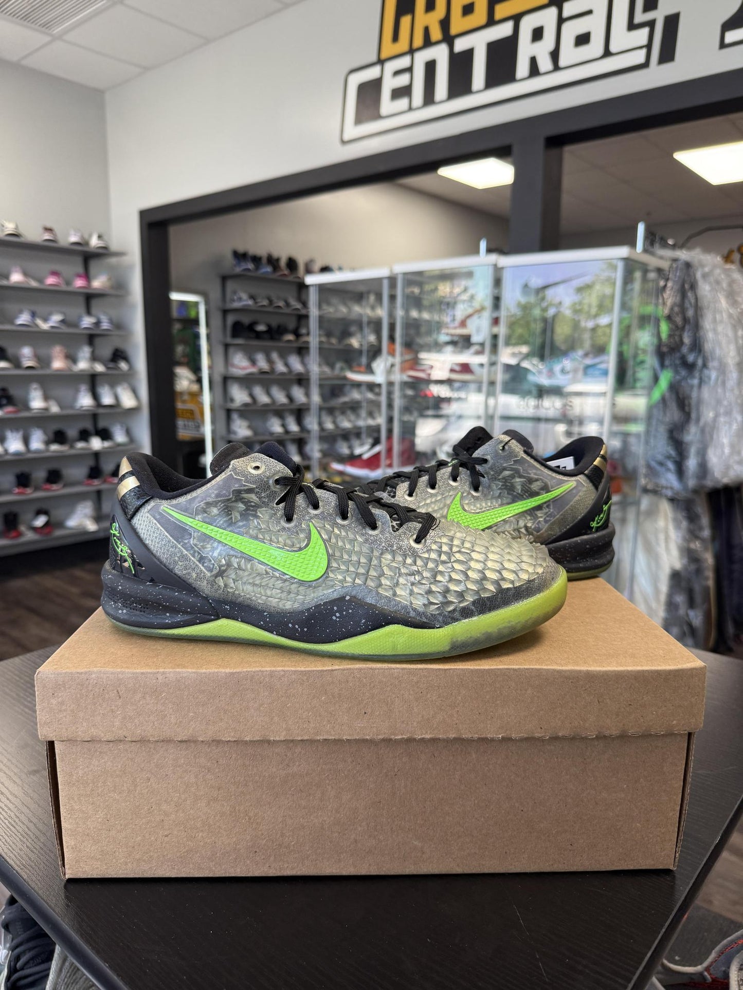 Nike Kobe 8 "Christmas 2013" Used Size 7Y/8.5W