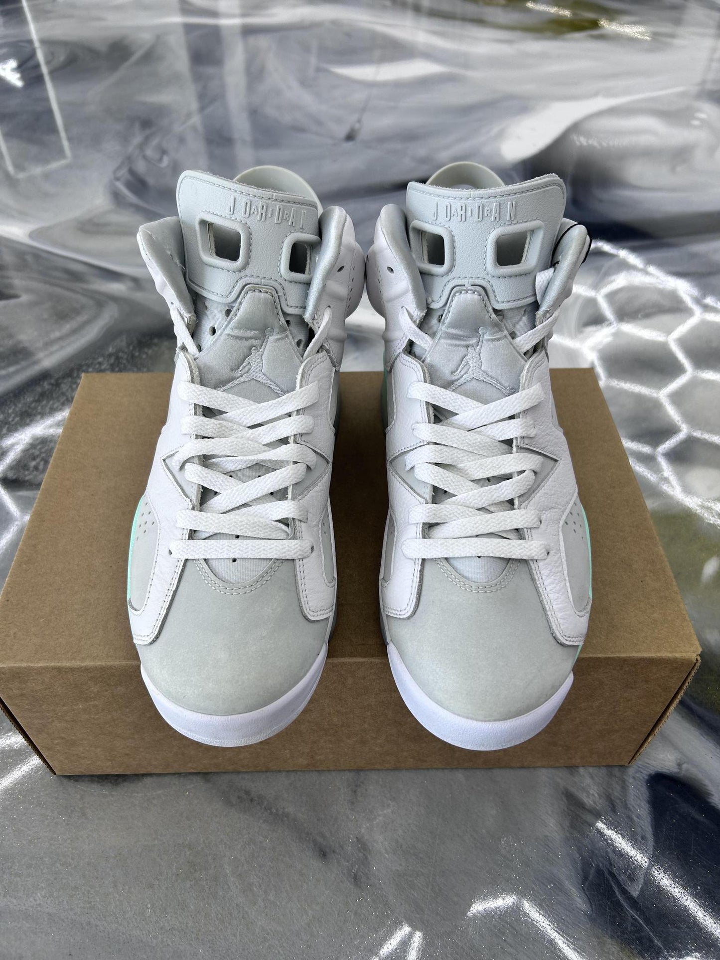 Jordan 6 "Mint Foam" Used Size 8.5M/10W