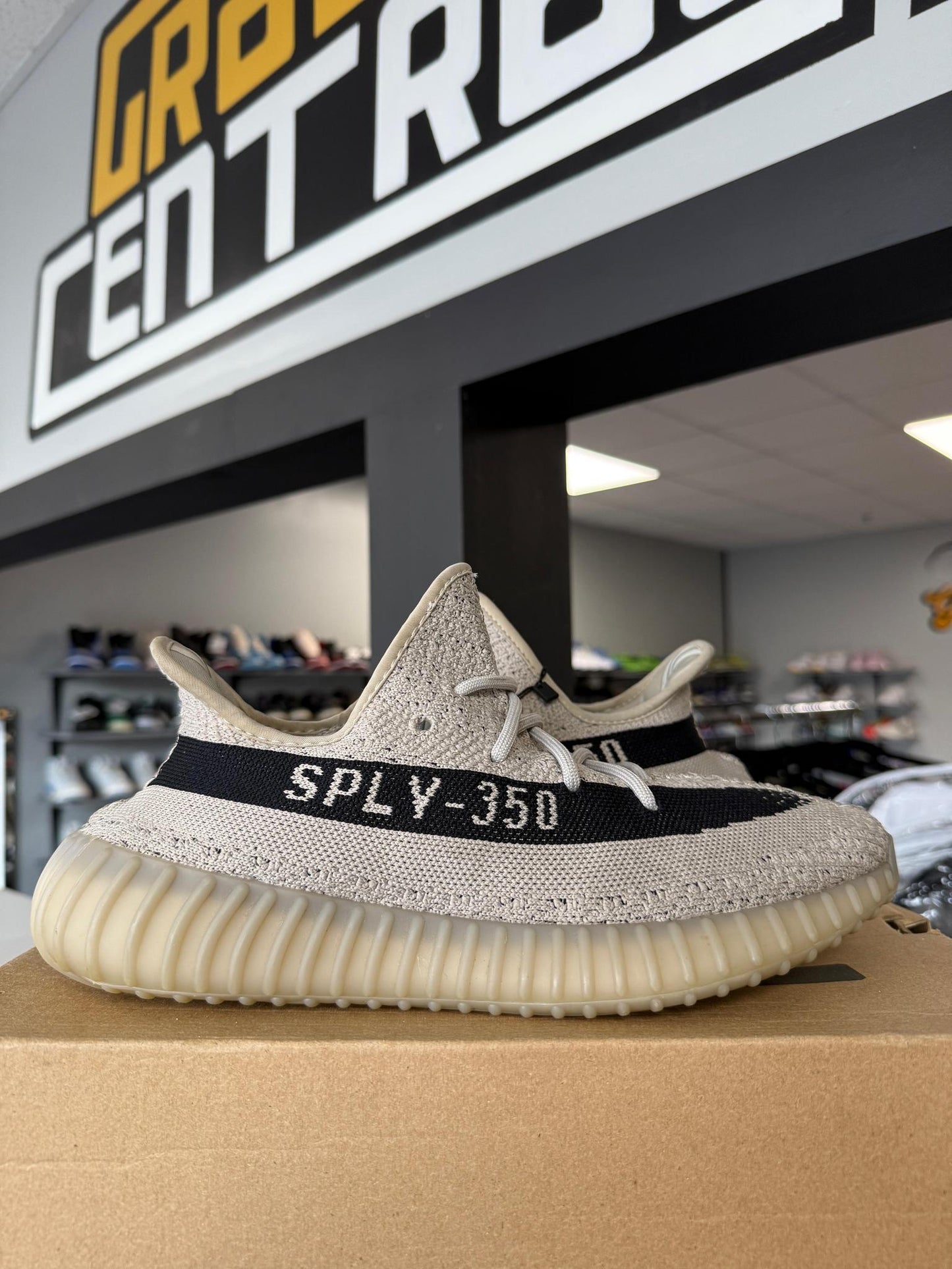 Yeezy 350 V2 "Slate" Used Size 9