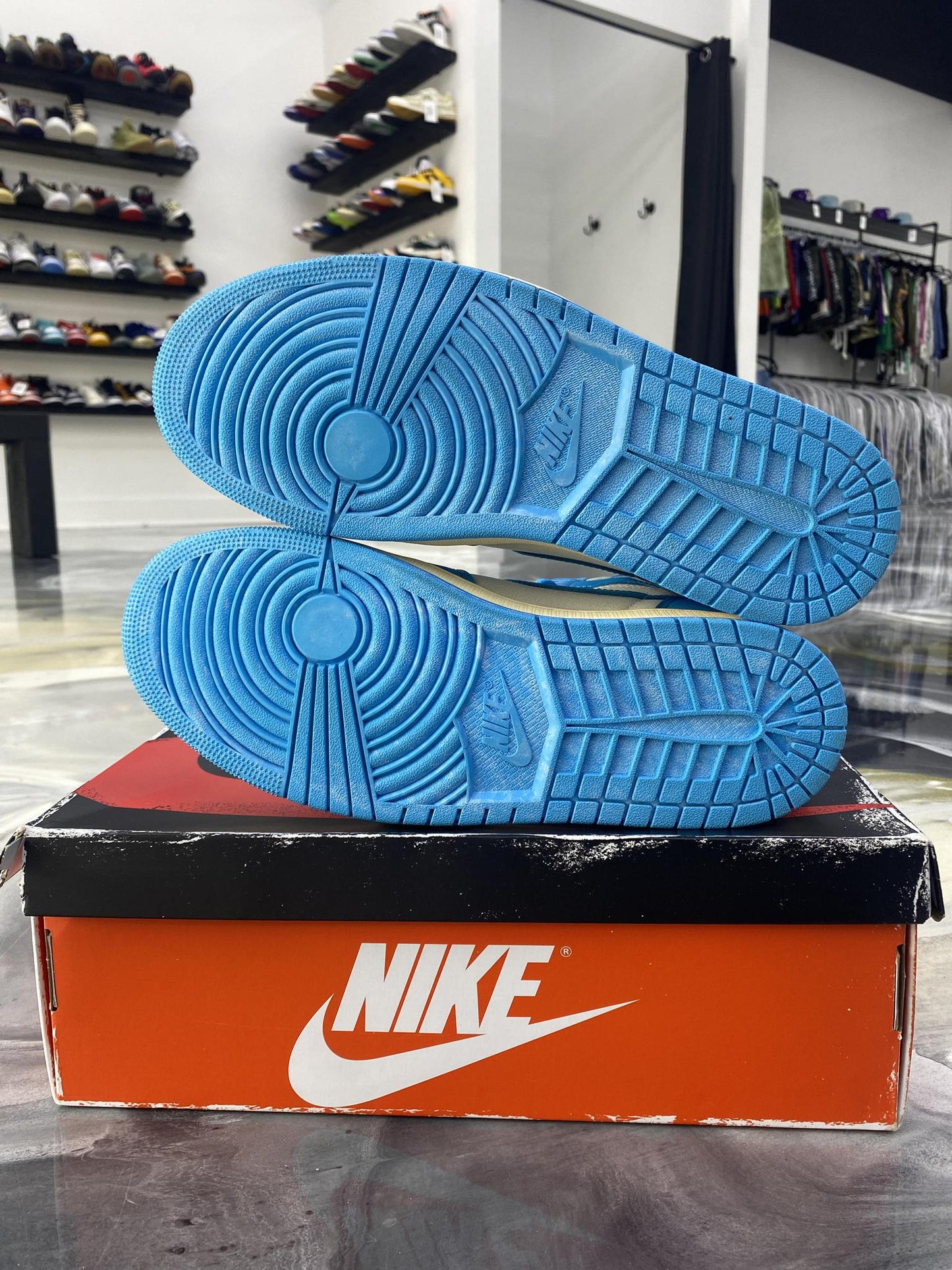 Jordan 1 "UNC Remastered" Used Size 10.5