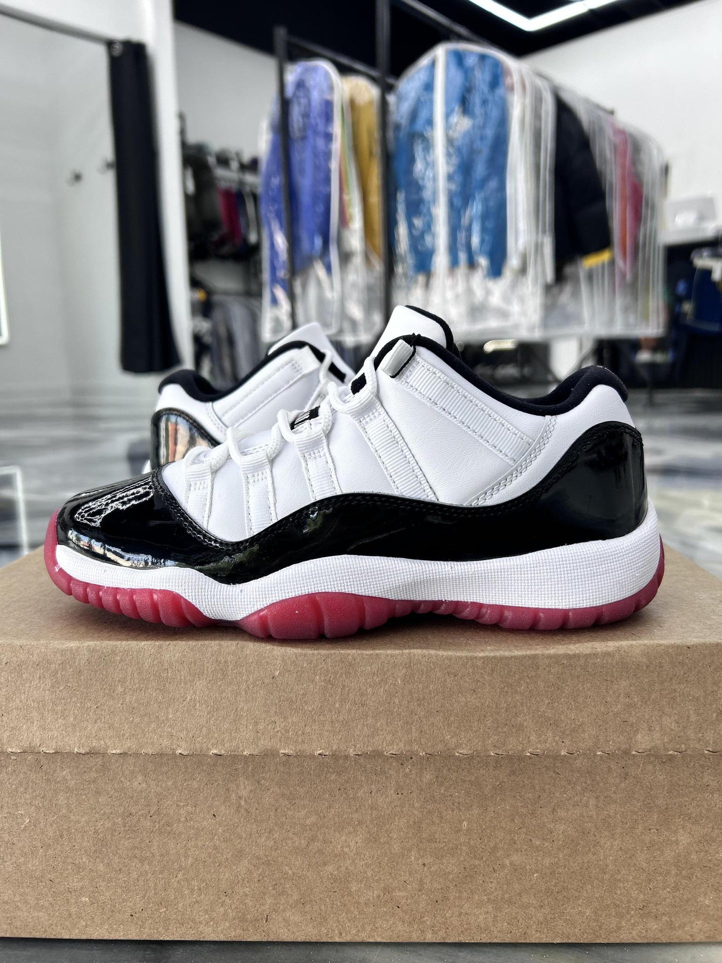 Jordan 11 Low Concord Bred Used Size 5Y/6.5W