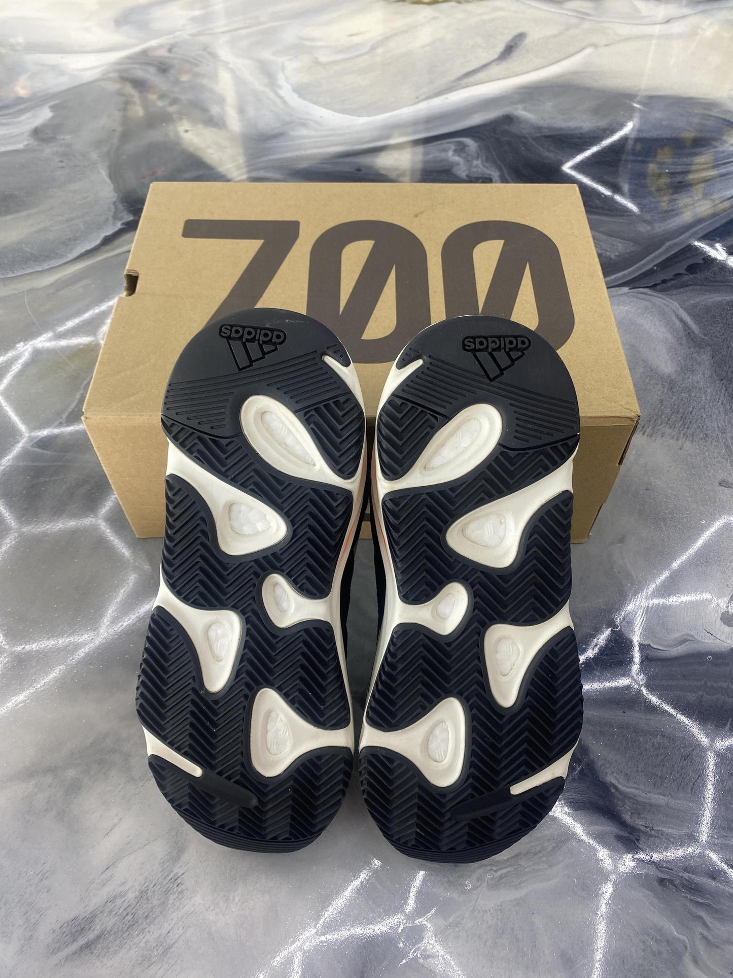 Yeezy 700 "Wave Runner" Used Size 10