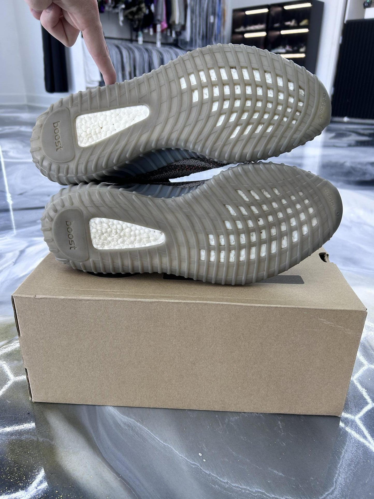 Yeezy 350 V2 "Beluga Reflective" Used Size 13