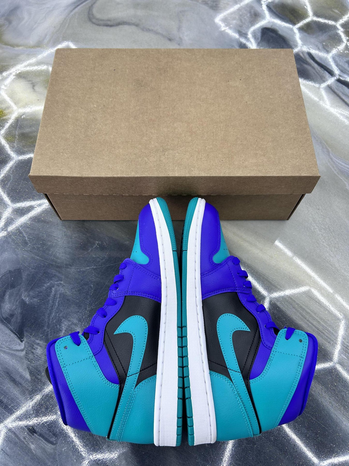 Jordan 1 "Black Grape" Used Size 8.5