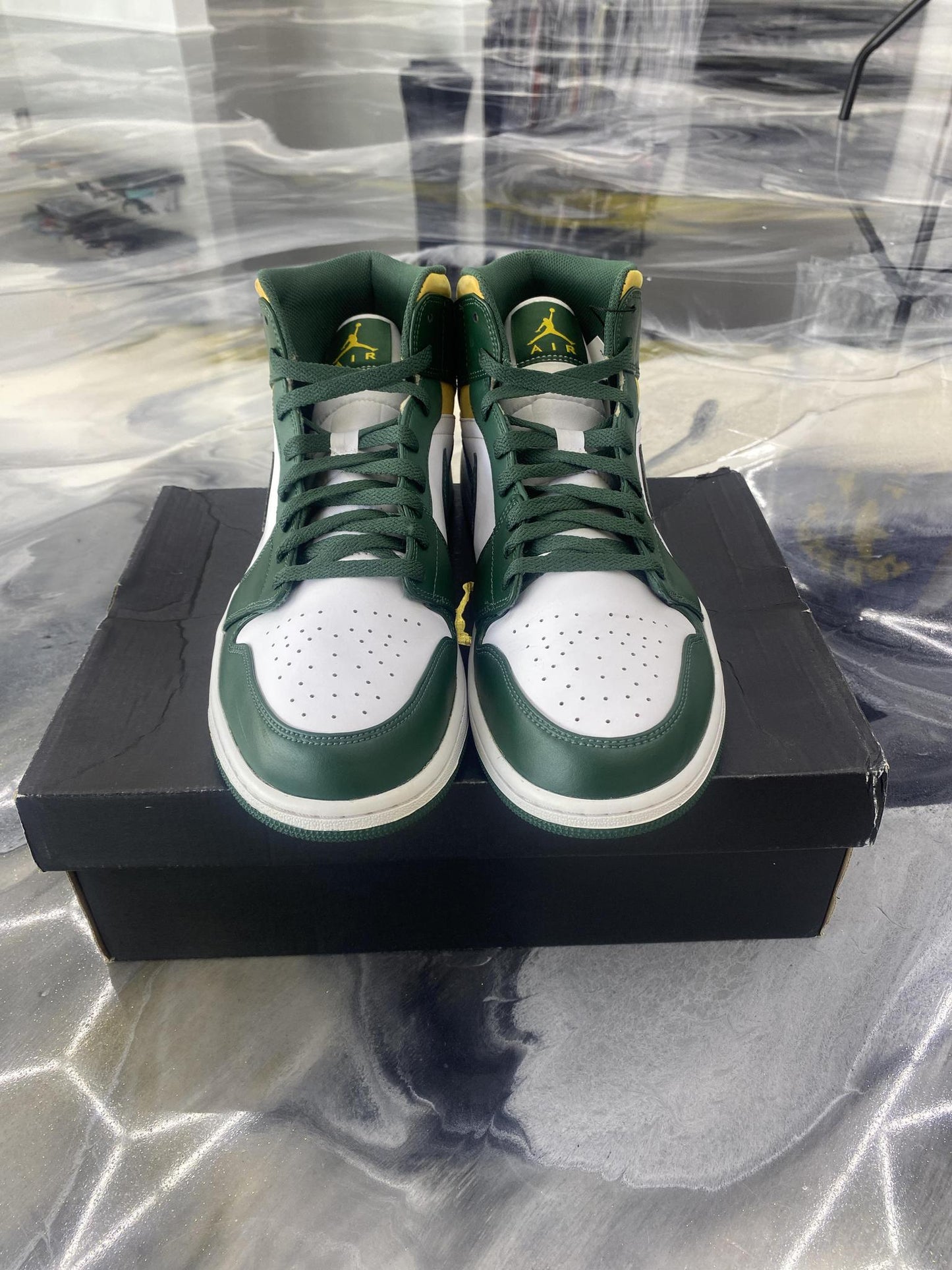 Jordan 1 Mid "Supersonics" Used Size 13