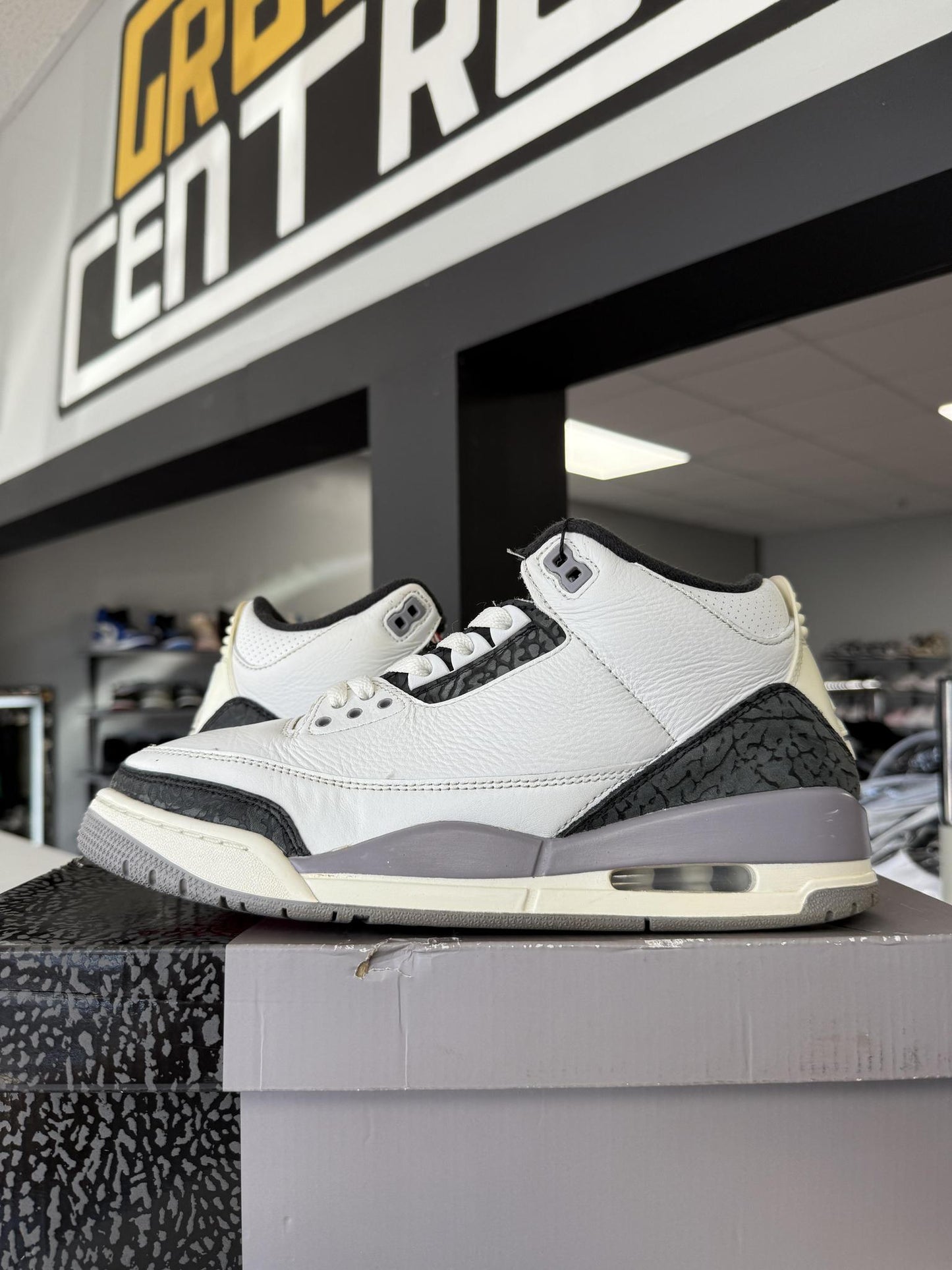 Jordan 3 "Cement Grey" Used Size 9