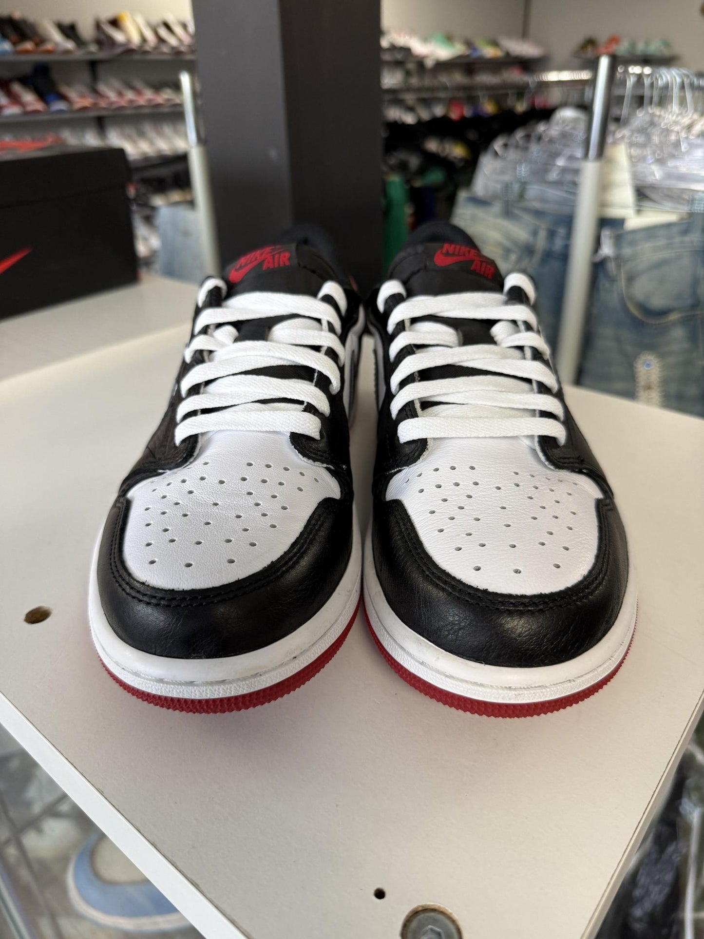 Jordan 1 Low "Black Toe" Used Size 9.5