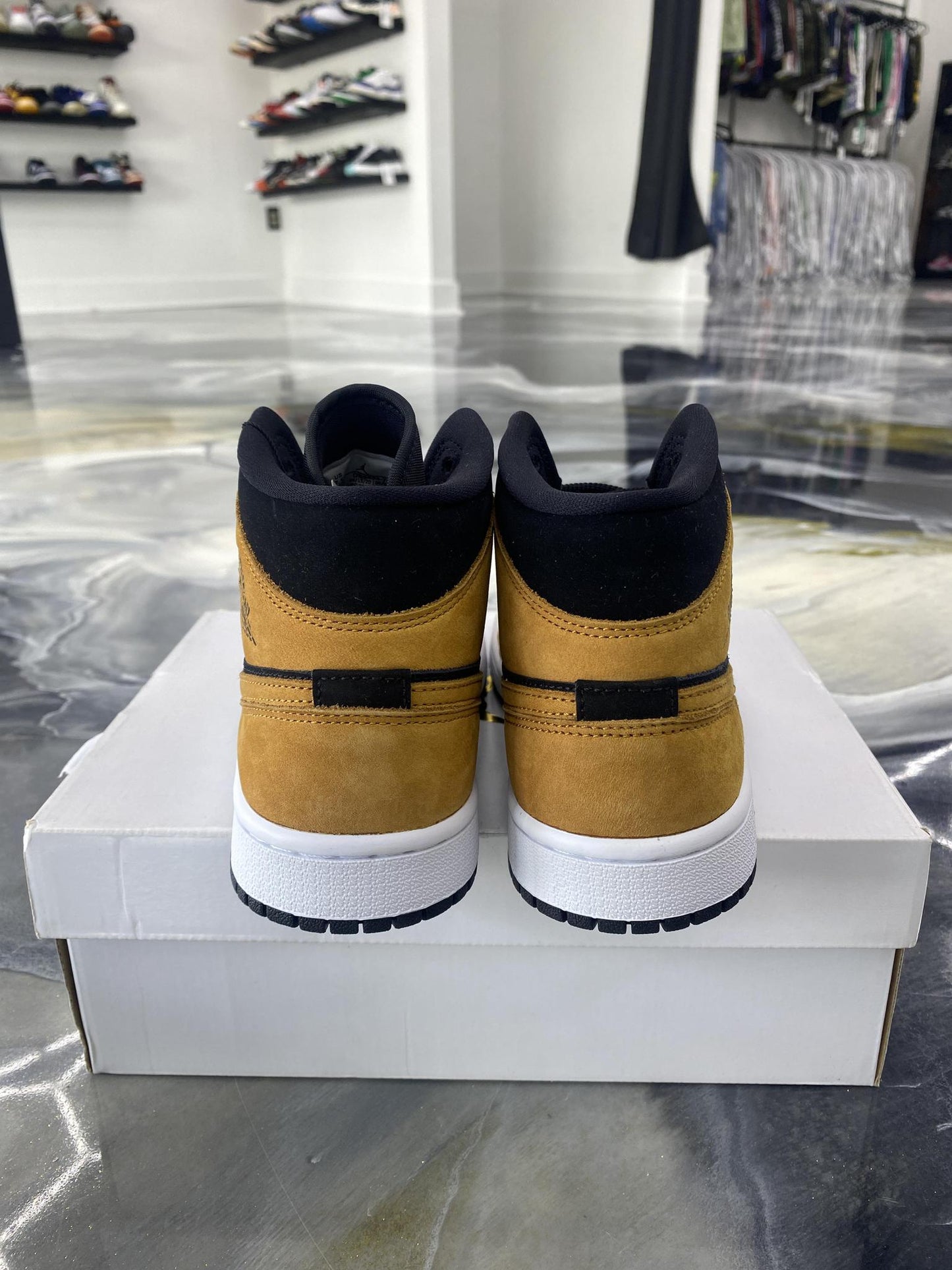 Jordan 1 Mid "Wheat Black" Used Size 6Y/7.5W