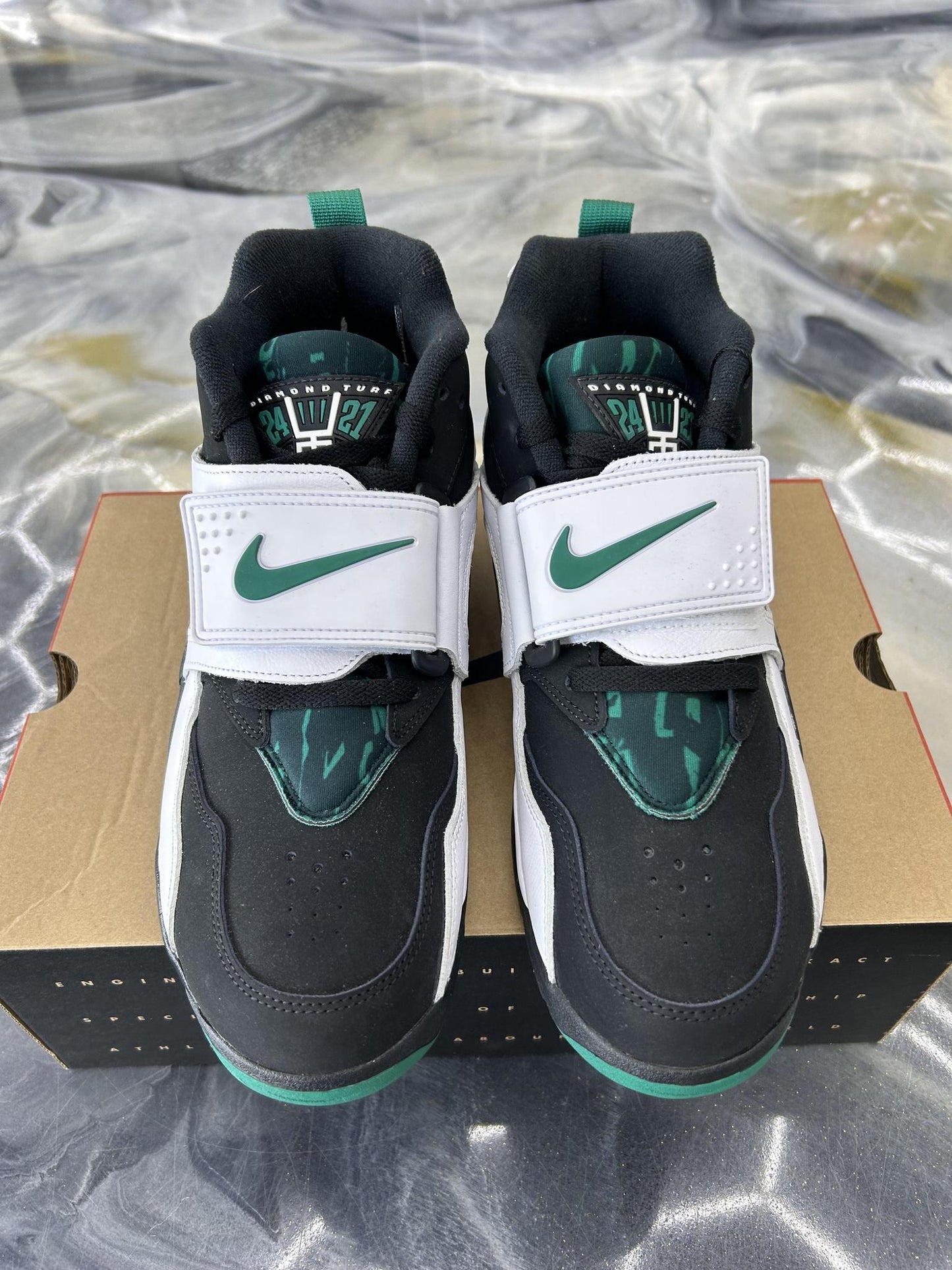 Nike Air Diamond Turf "Emerald" Used Size 10.5