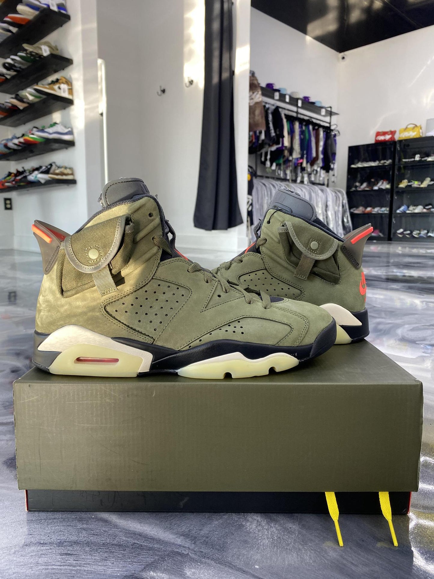 Jordan 6 Travis Scott "Olive" Used Size 10