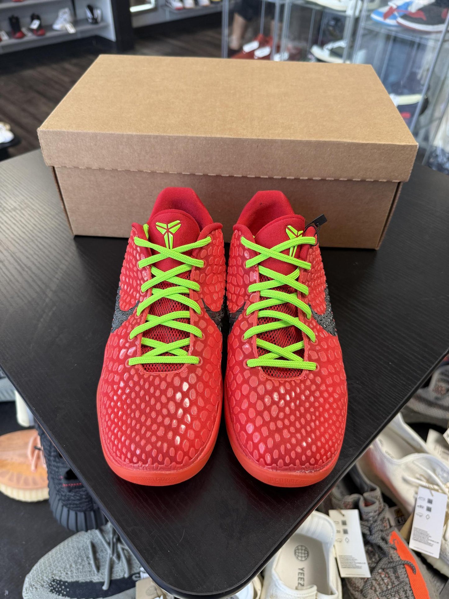 Kobe 6 "Reverse Grinch" Used Size 4.5Y/6W