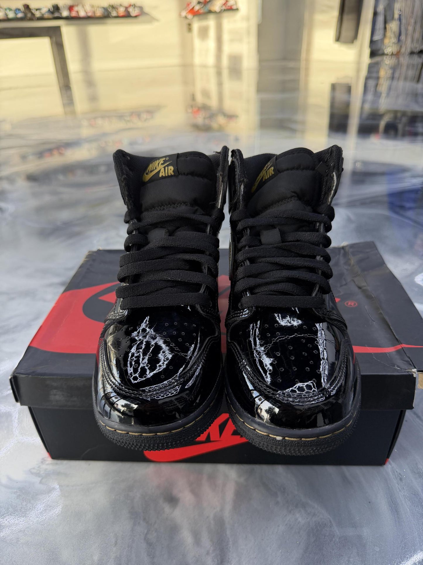 Jordan 1 Metallic Gold Used Size 6Y/7.5W