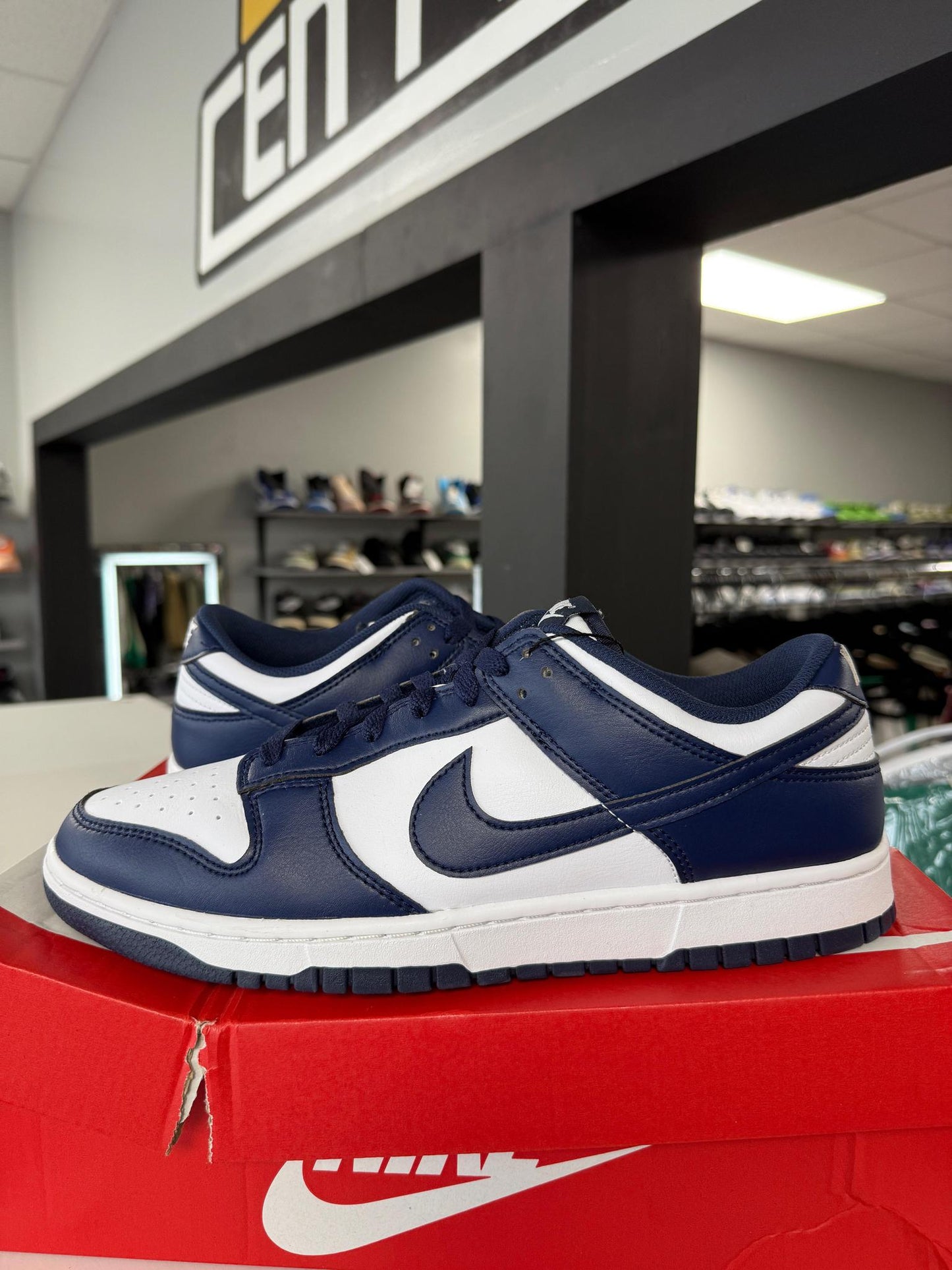Nike Dunk Low "Midnight Navy" Used Size 10.5