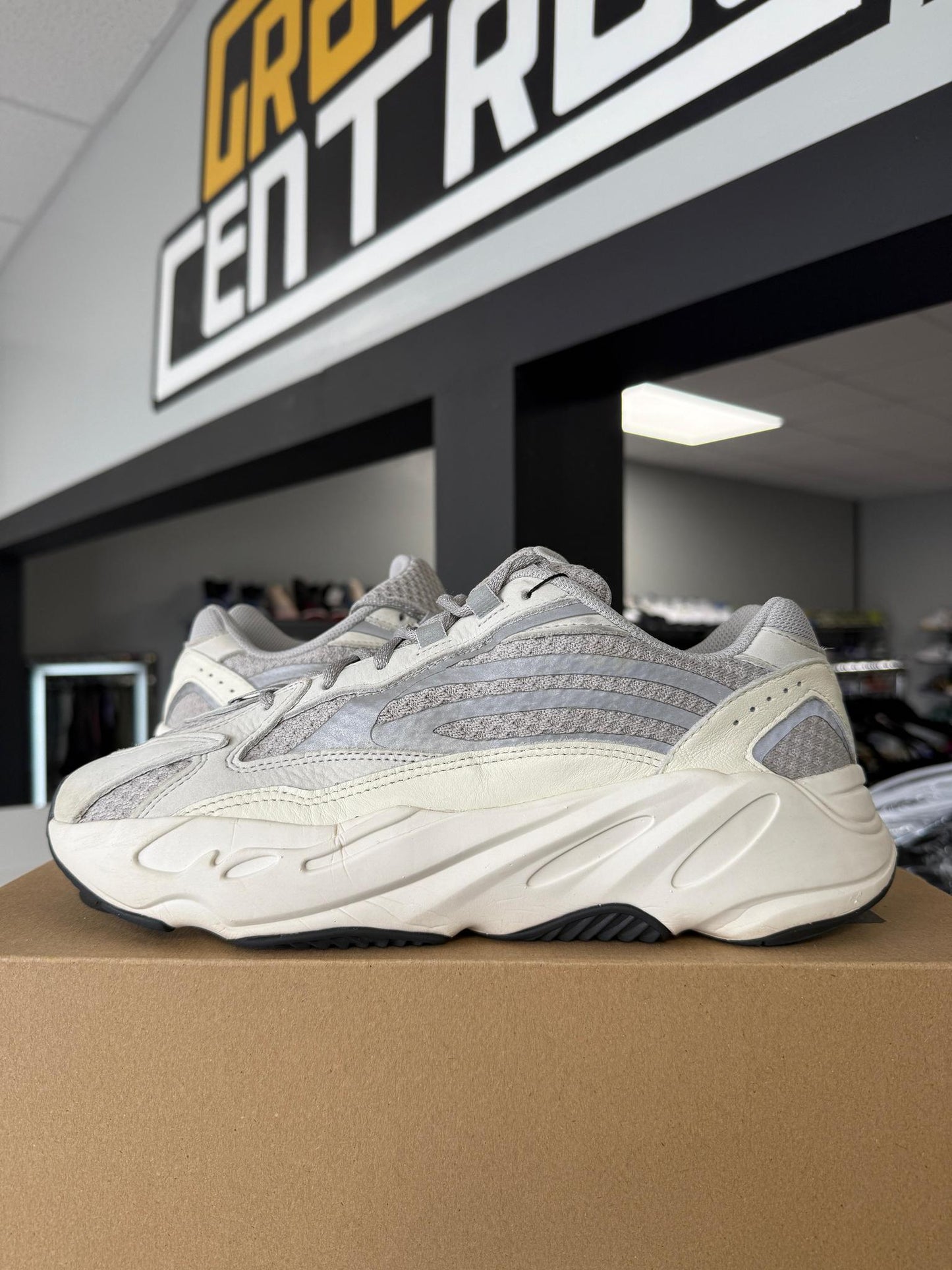 Yeezy 700 "Static" Used Size 10