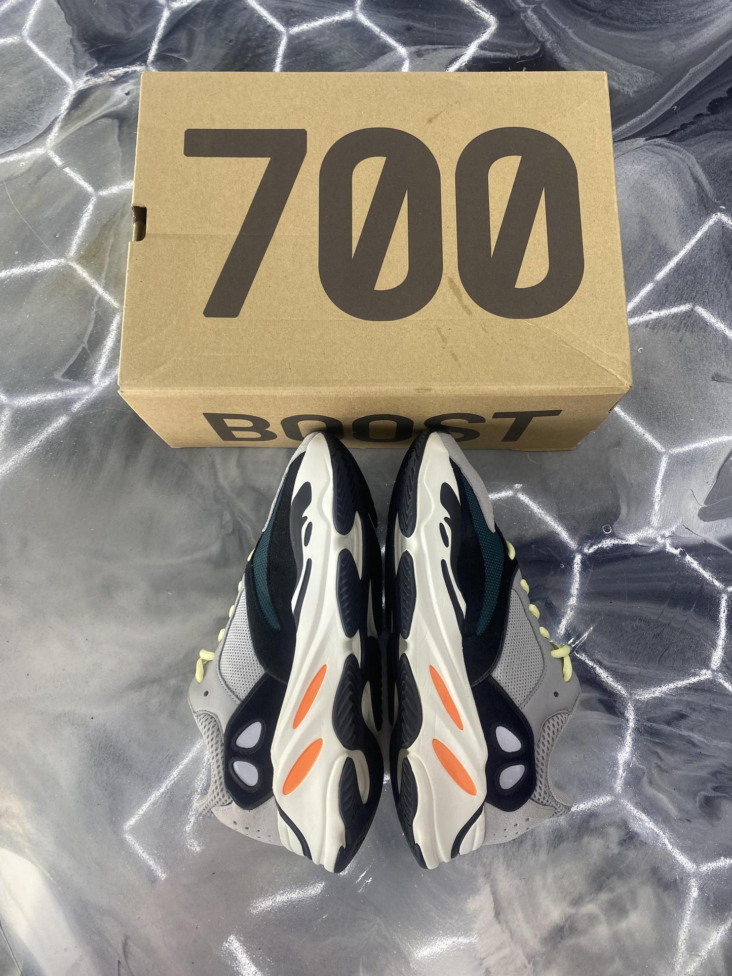 Yeezy 700 "Wave Runner" Used Size 10