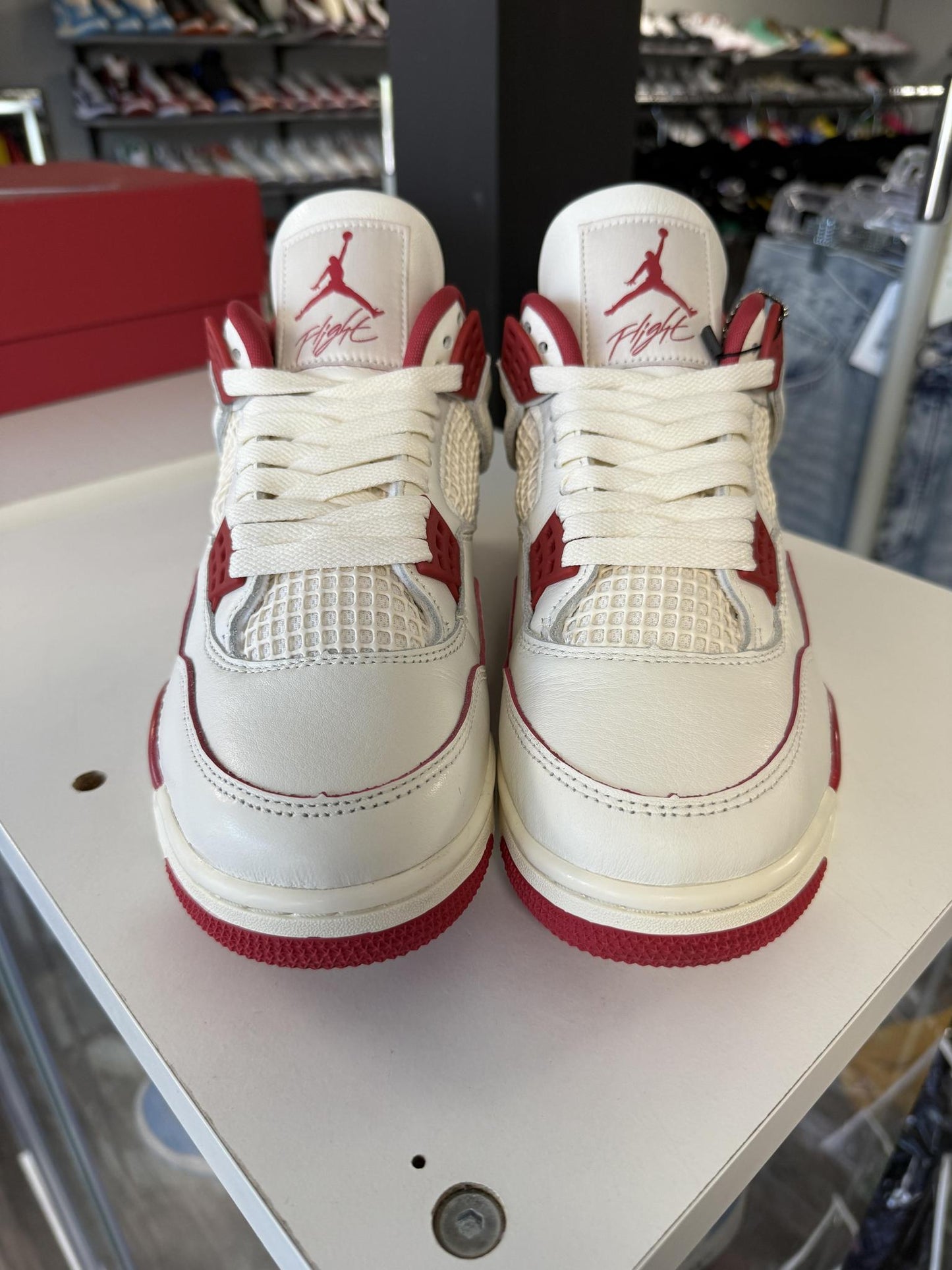 Jordan 4 "Valentines Day" Used Size 8.5