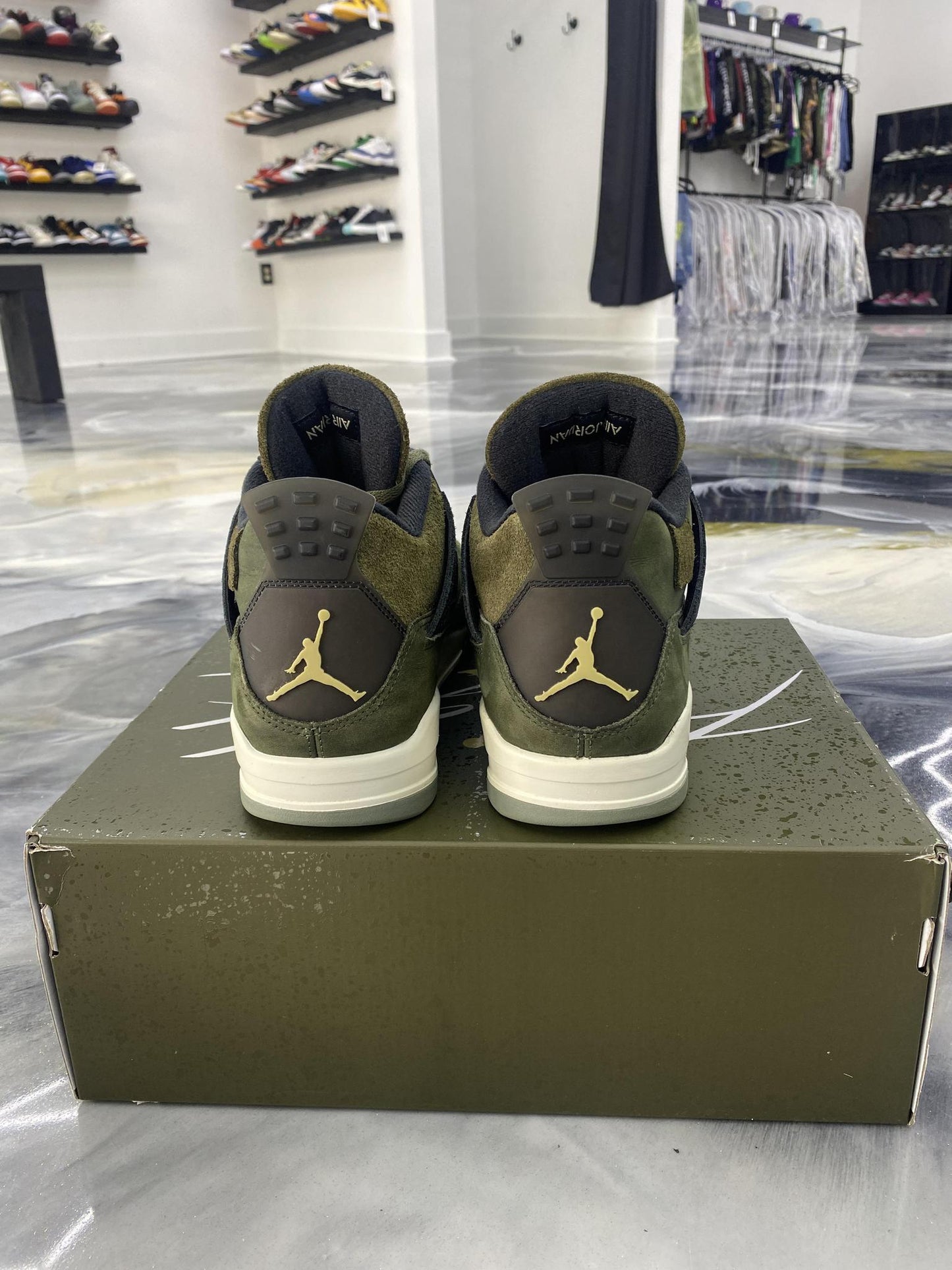Jordan 4 "Craft Olive" Used Size 12