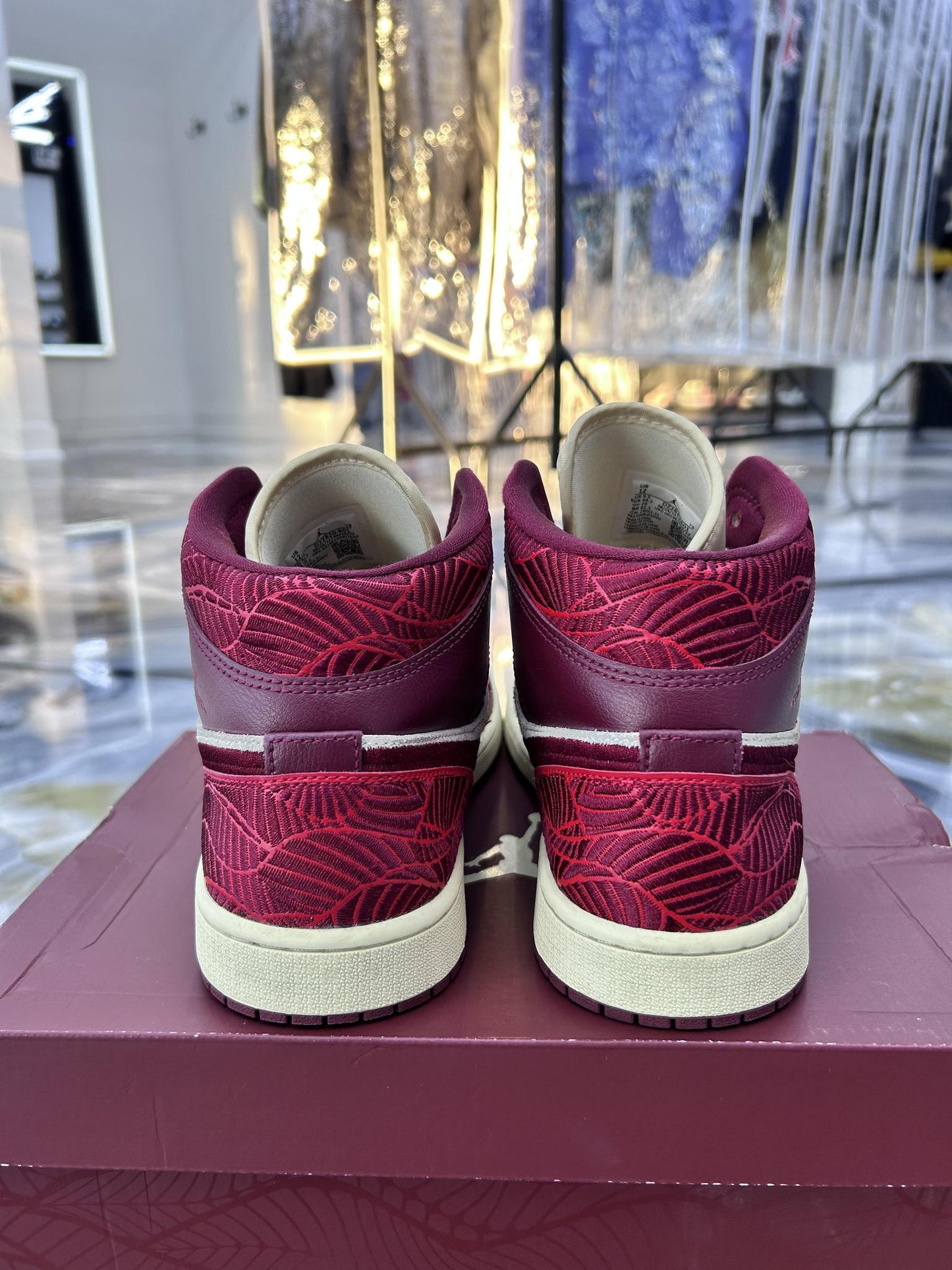 Jordan 1 Mid "Team Red" Used Size 10.5