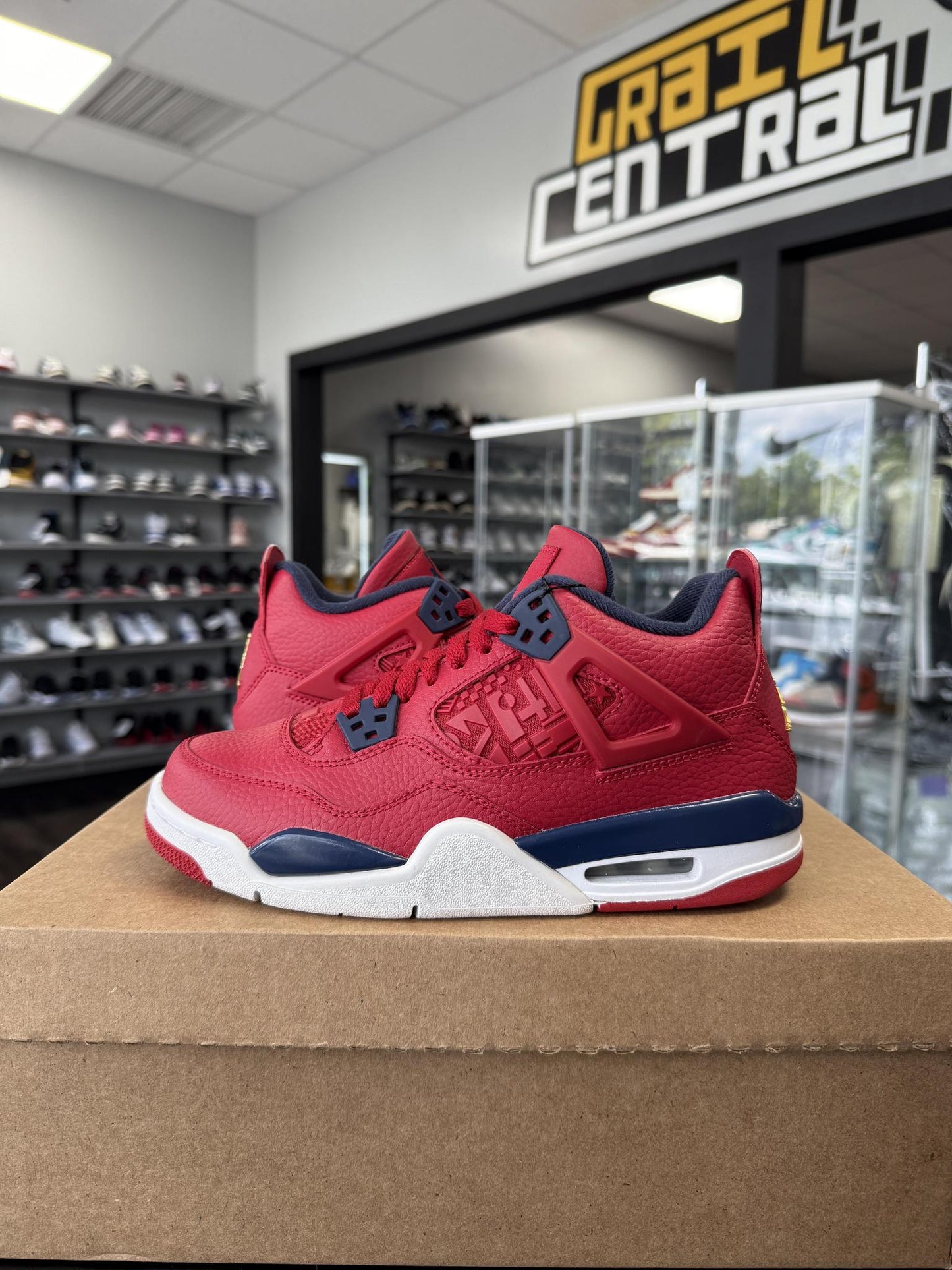 Jordan 4 "FIBA" Used Size 5.5Y/7W