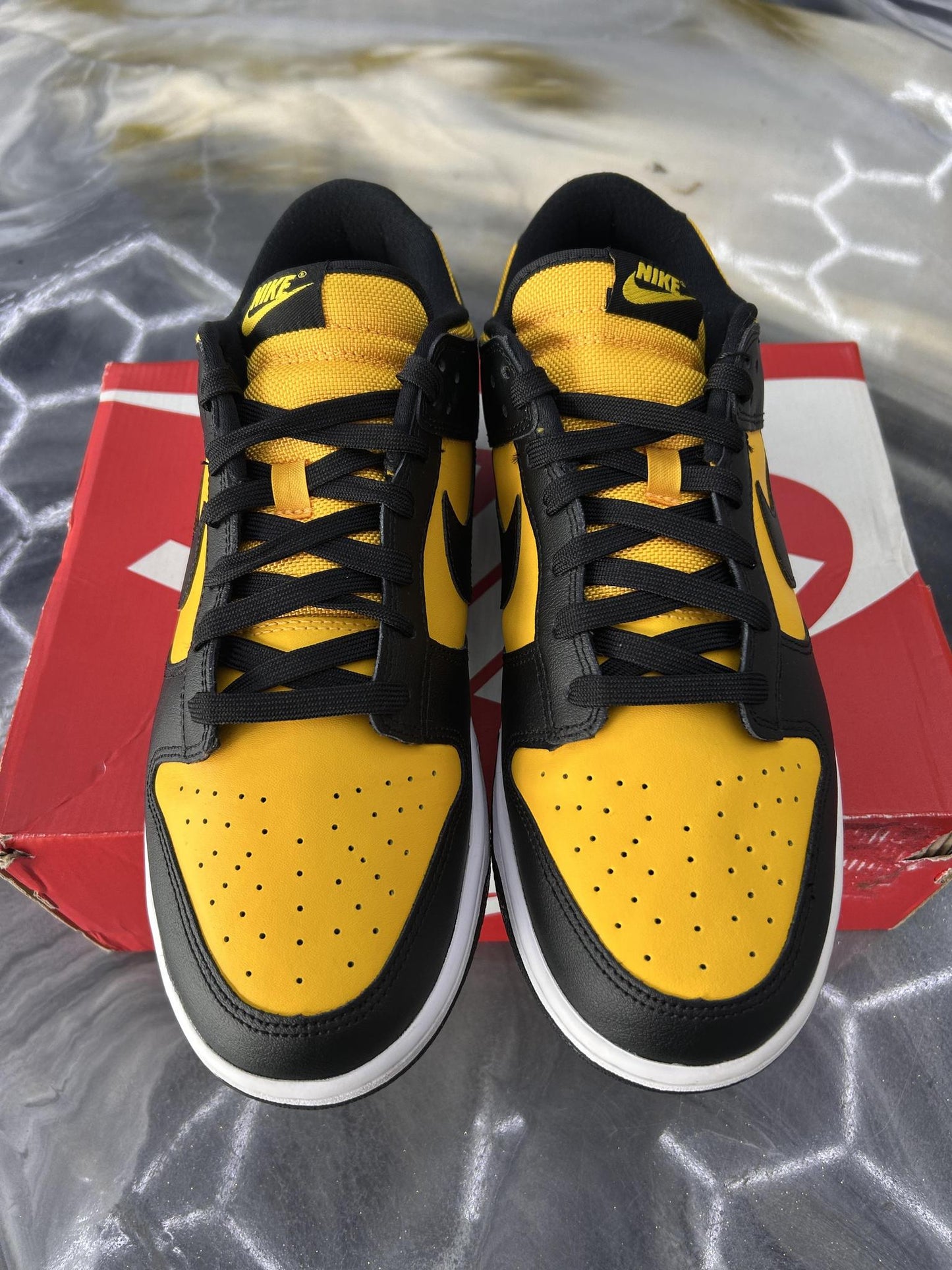 Nike Dunk Low "Reverse Goldenrod" Used Size 11.5