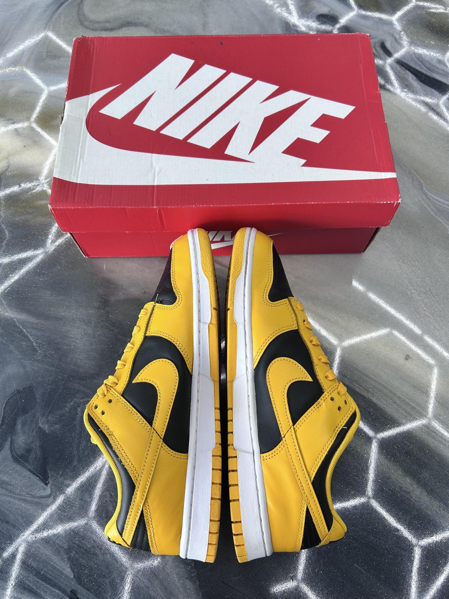 Nike Dunk Low "Goldenrod" Used Size 11