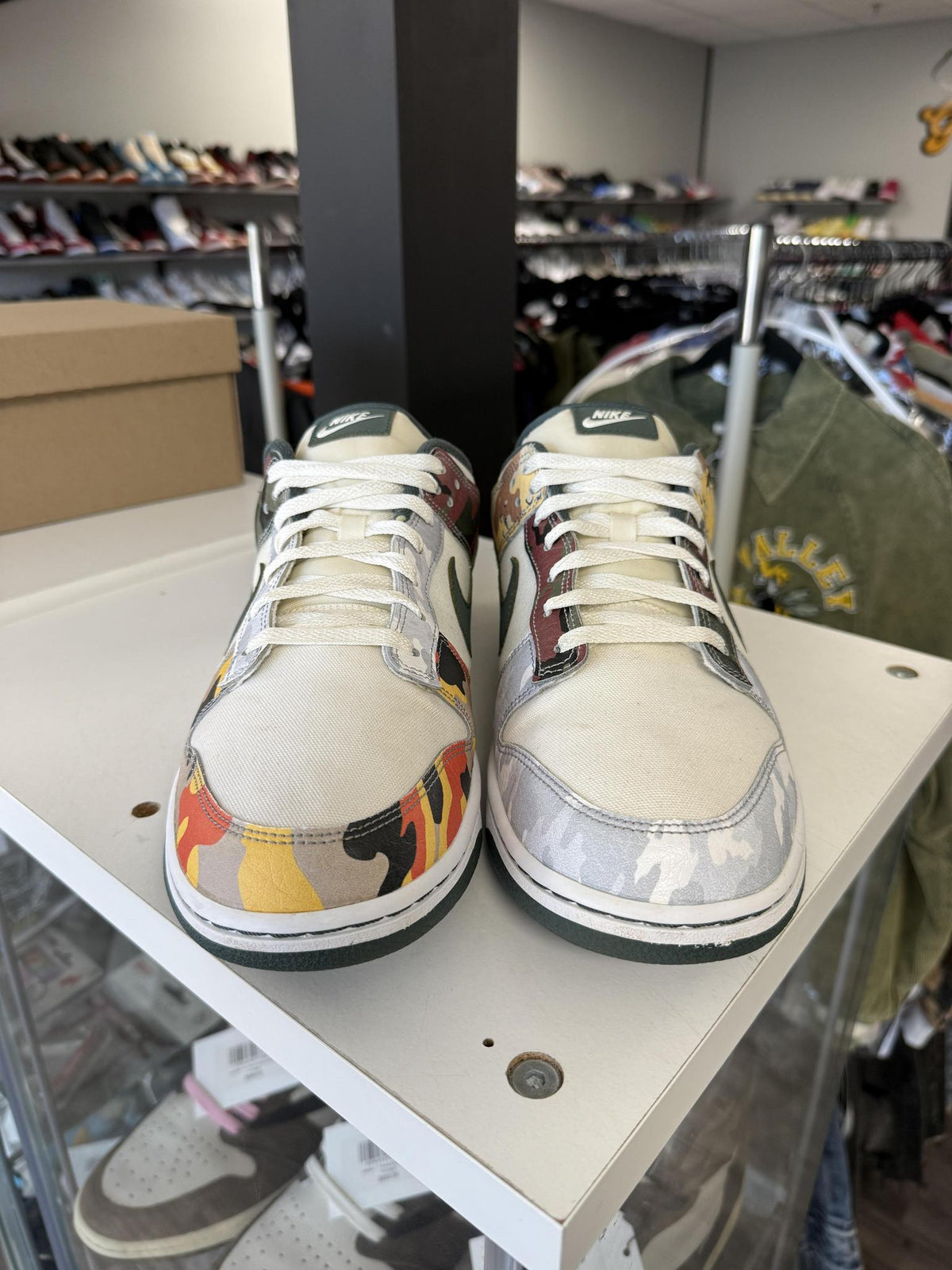 Dunk Low Camo Pack "White" Used Size 13