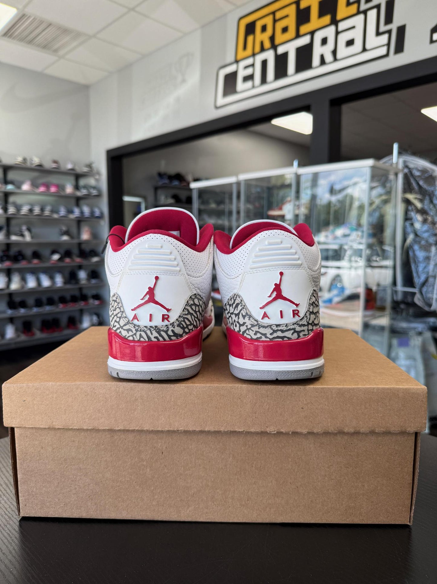 Jordan 3 "Cardinal" Used Size 8.5