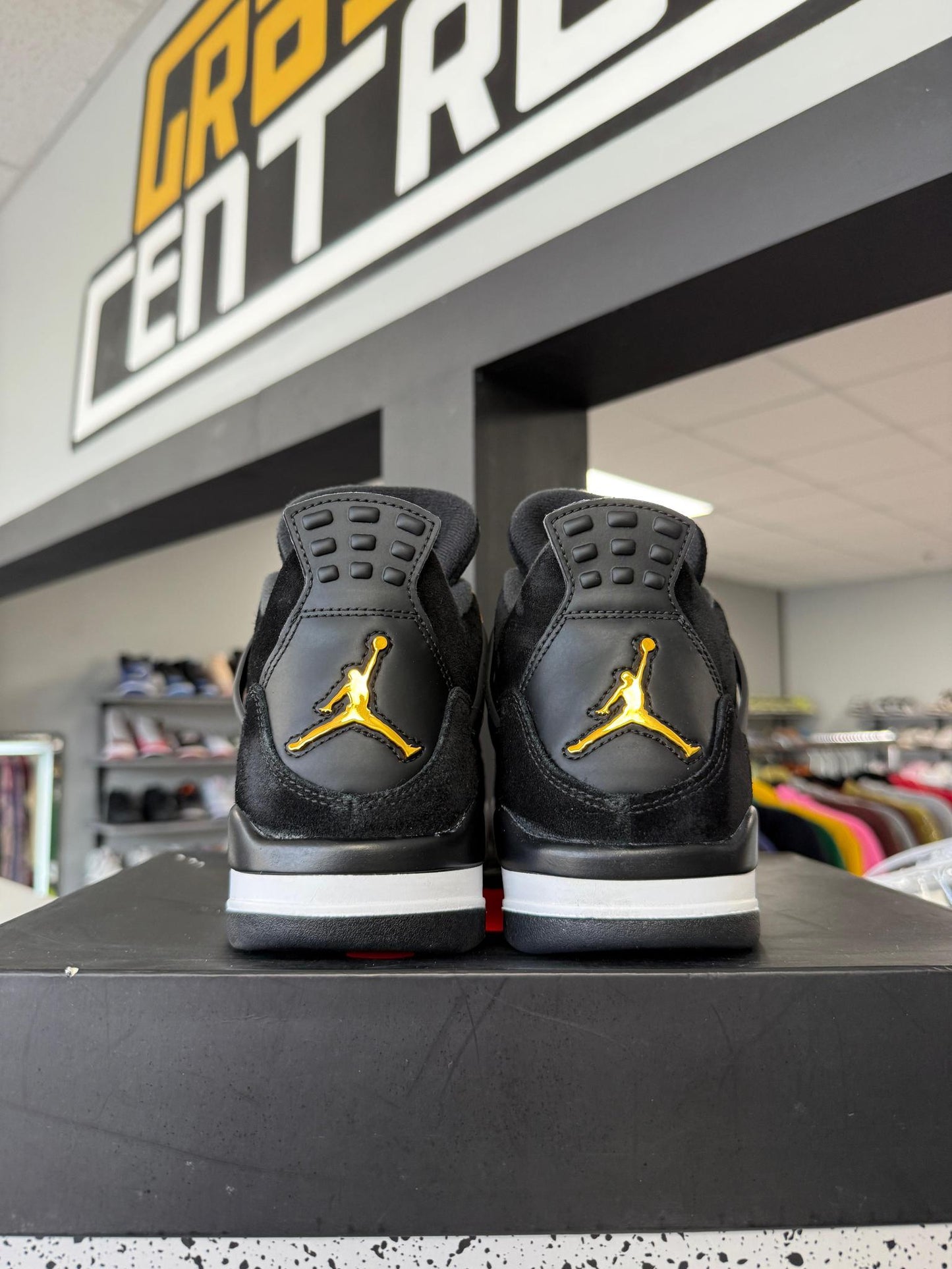Jordan 4 "Royalty" Used Size 9.5