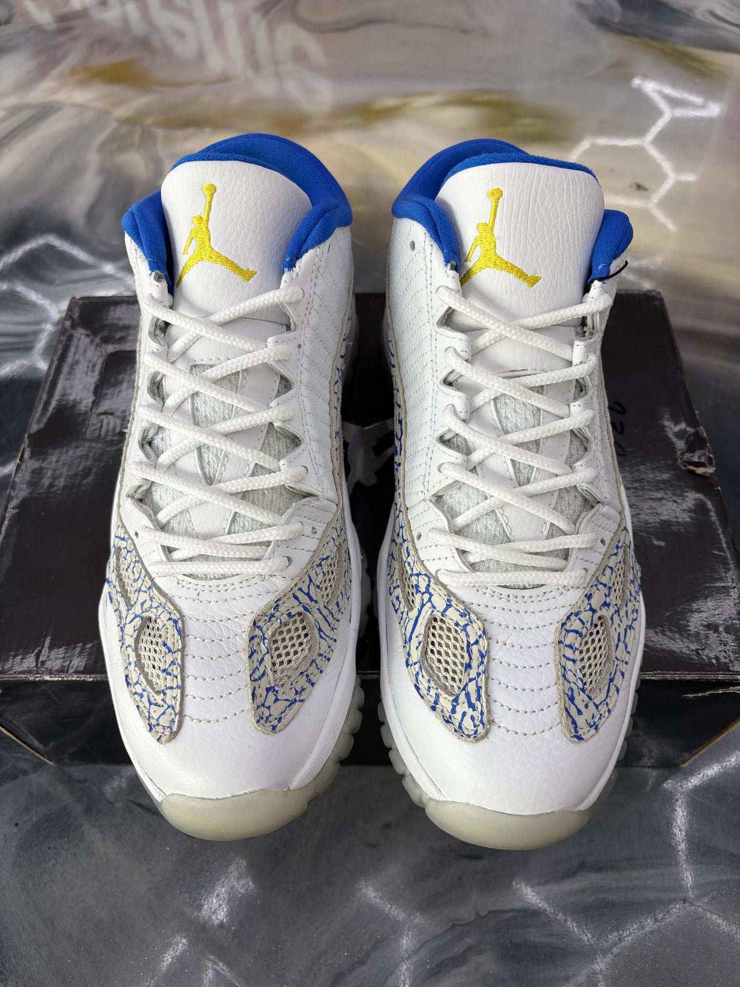 Jordan 11 Low IE "Argon Blue" Used Size 9
