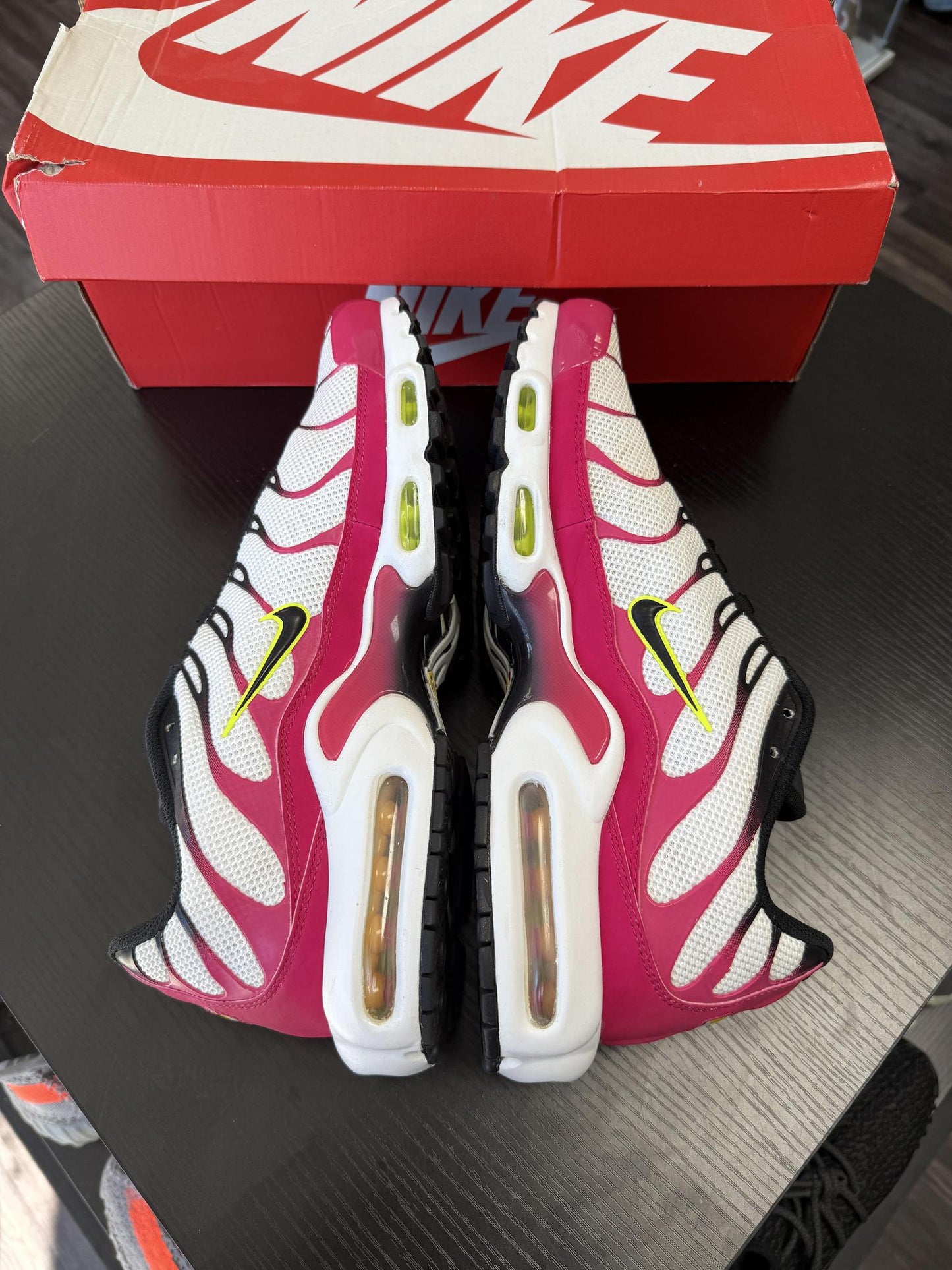 Nike Air Max Plus "Fuchsia" Used Size 13