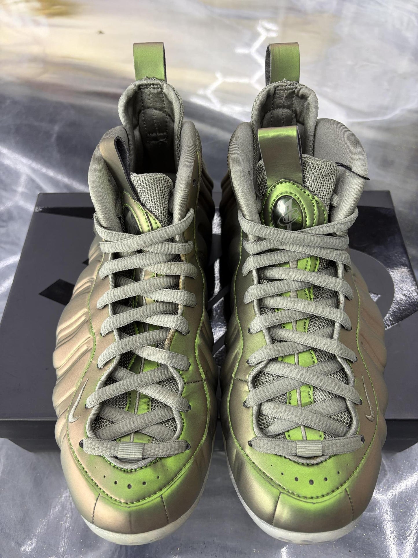 Nike Air Foamposite One "Iridescent" Used Size 7.5