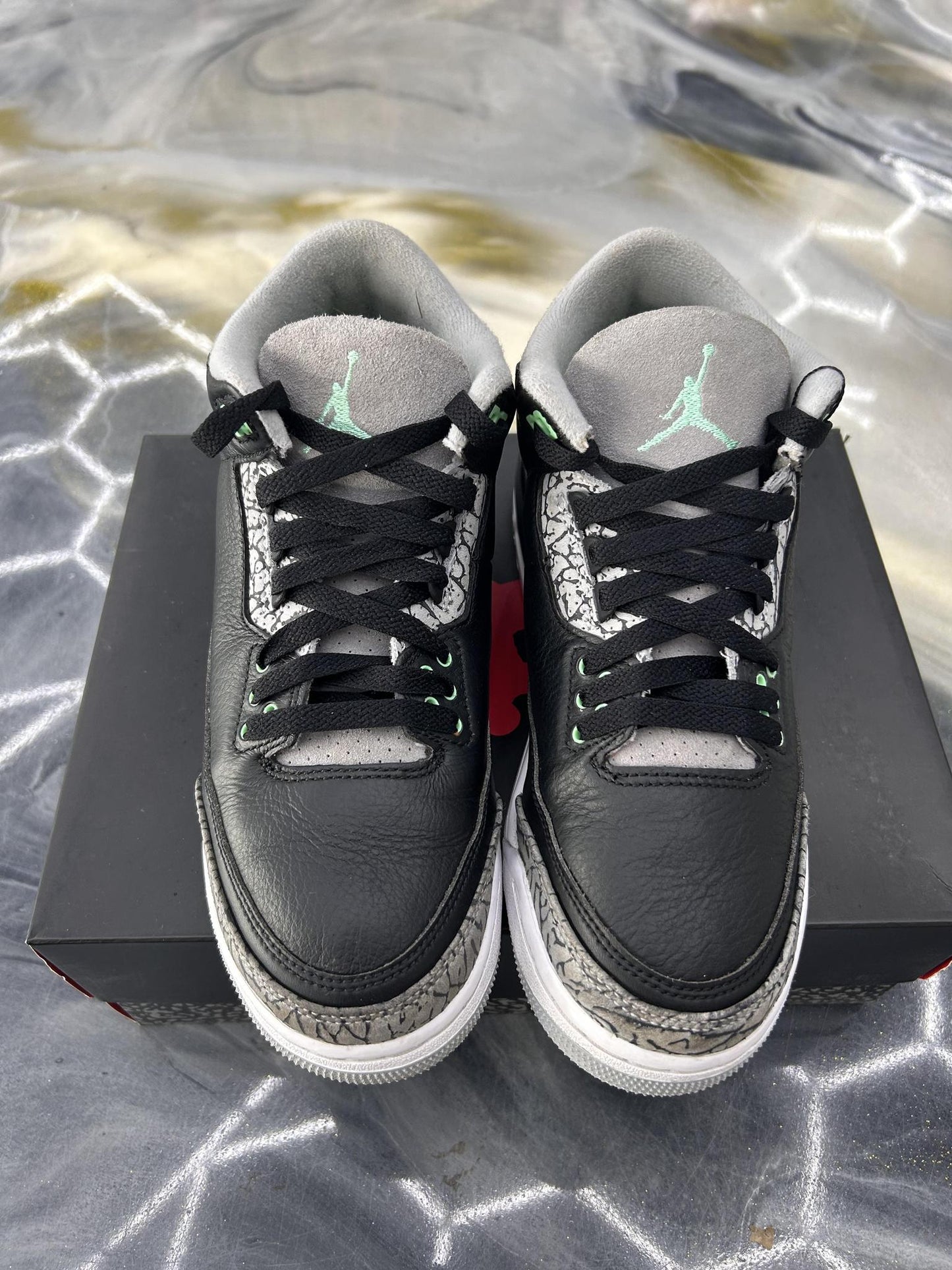 Jordan 3 "Green Glow" Used Size 7Y/8.5W