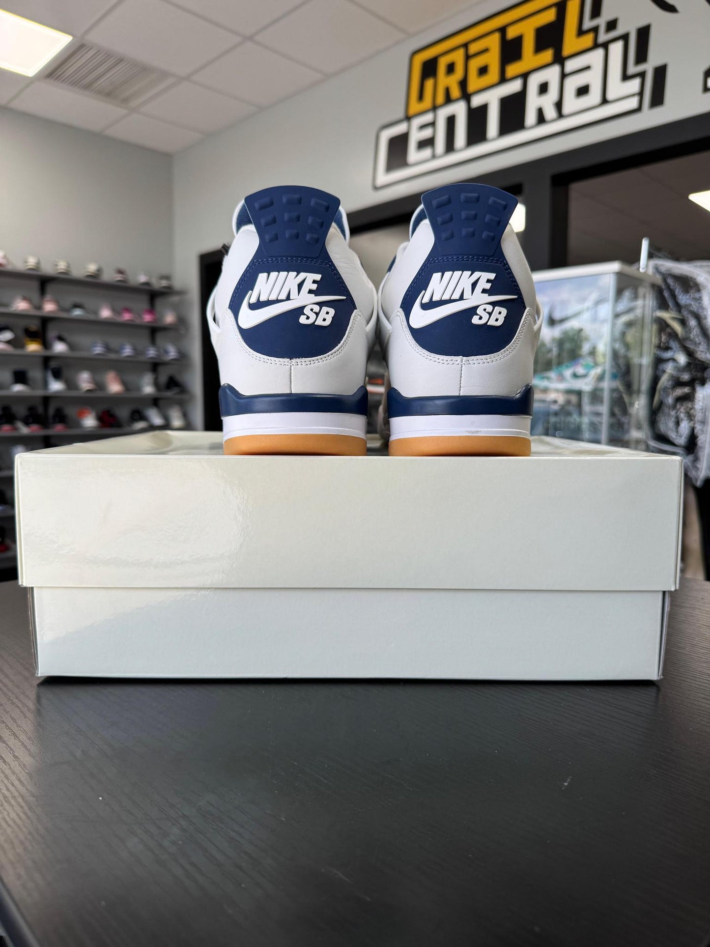 Jordan 4 x SB "Navy" Used Size 13