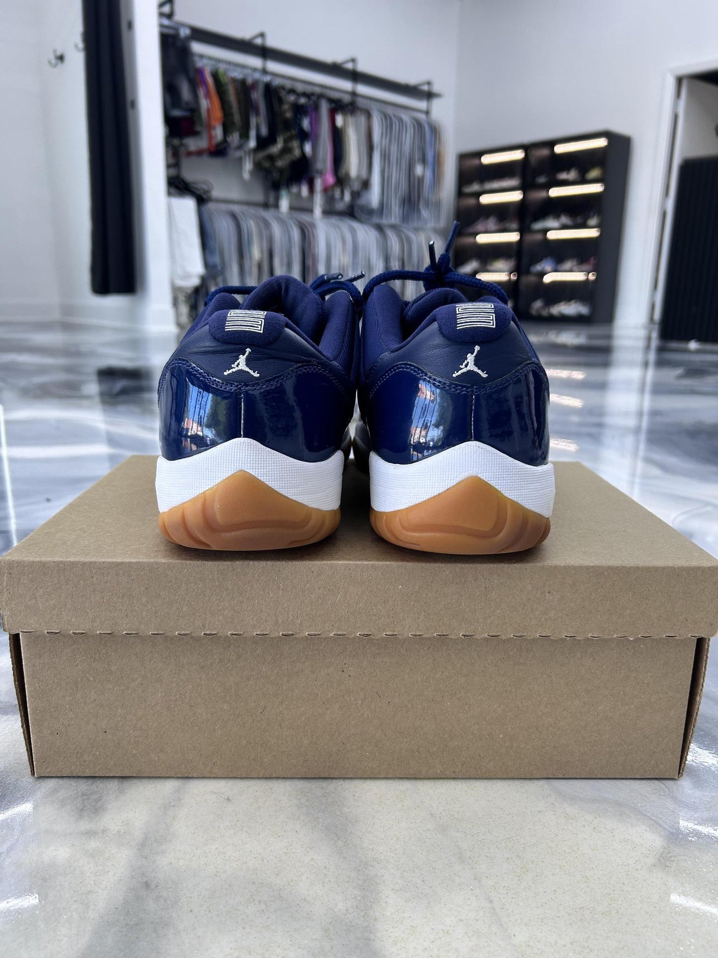 Jordan 11 Low "Navy Gum" Used Size 14