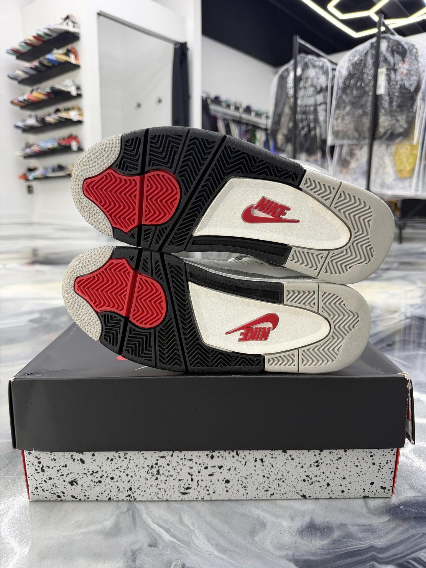 Jordan 4 "White Cement" Used Size 7.5