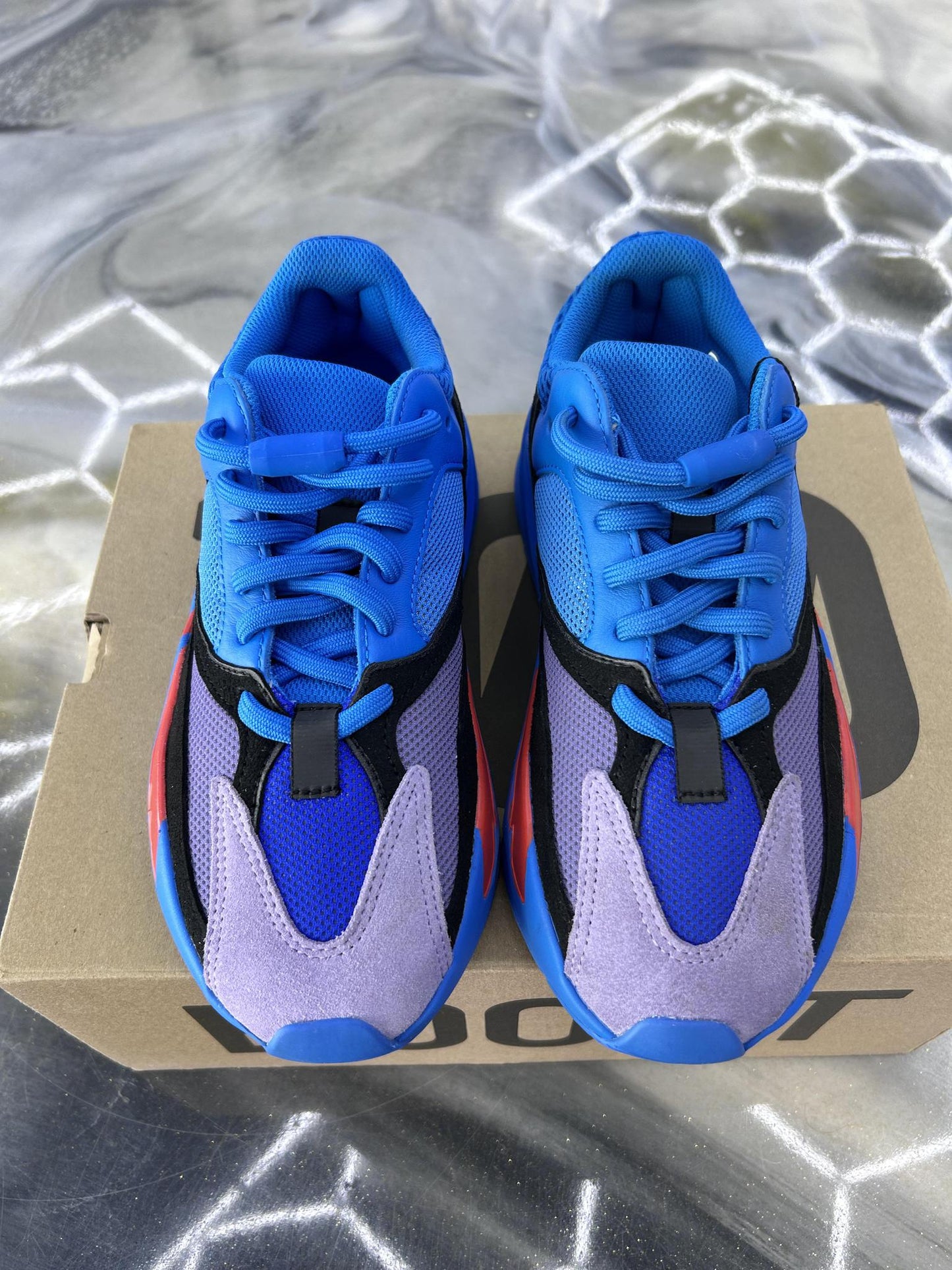 Yeezy 700 "Hi Res Blue" Used Size 5.5Y/7W