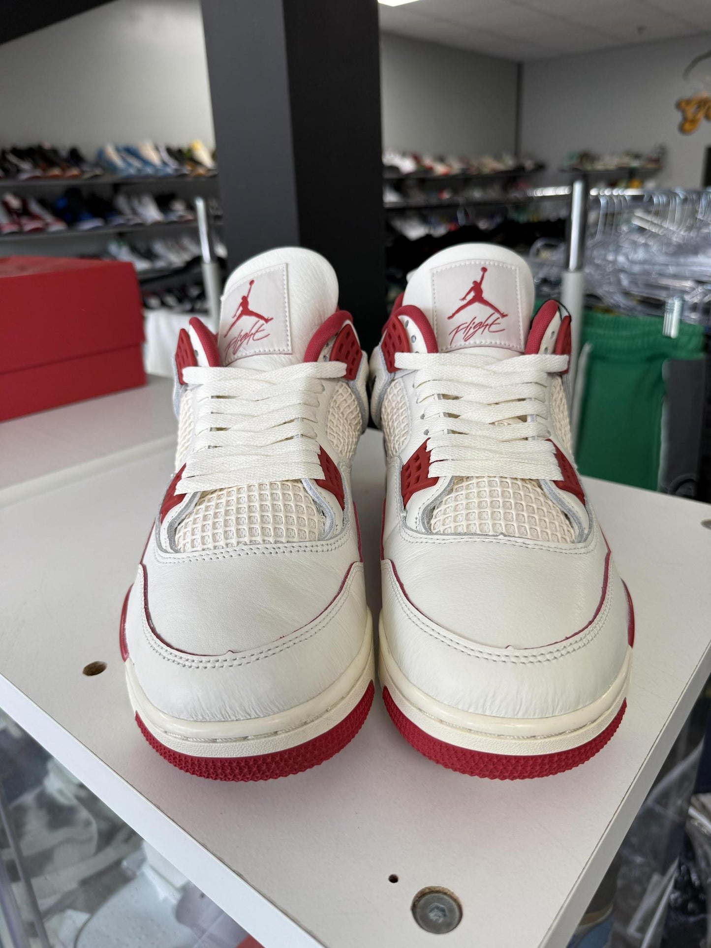 Jordan 4 "Valentines Day" Used Size 11