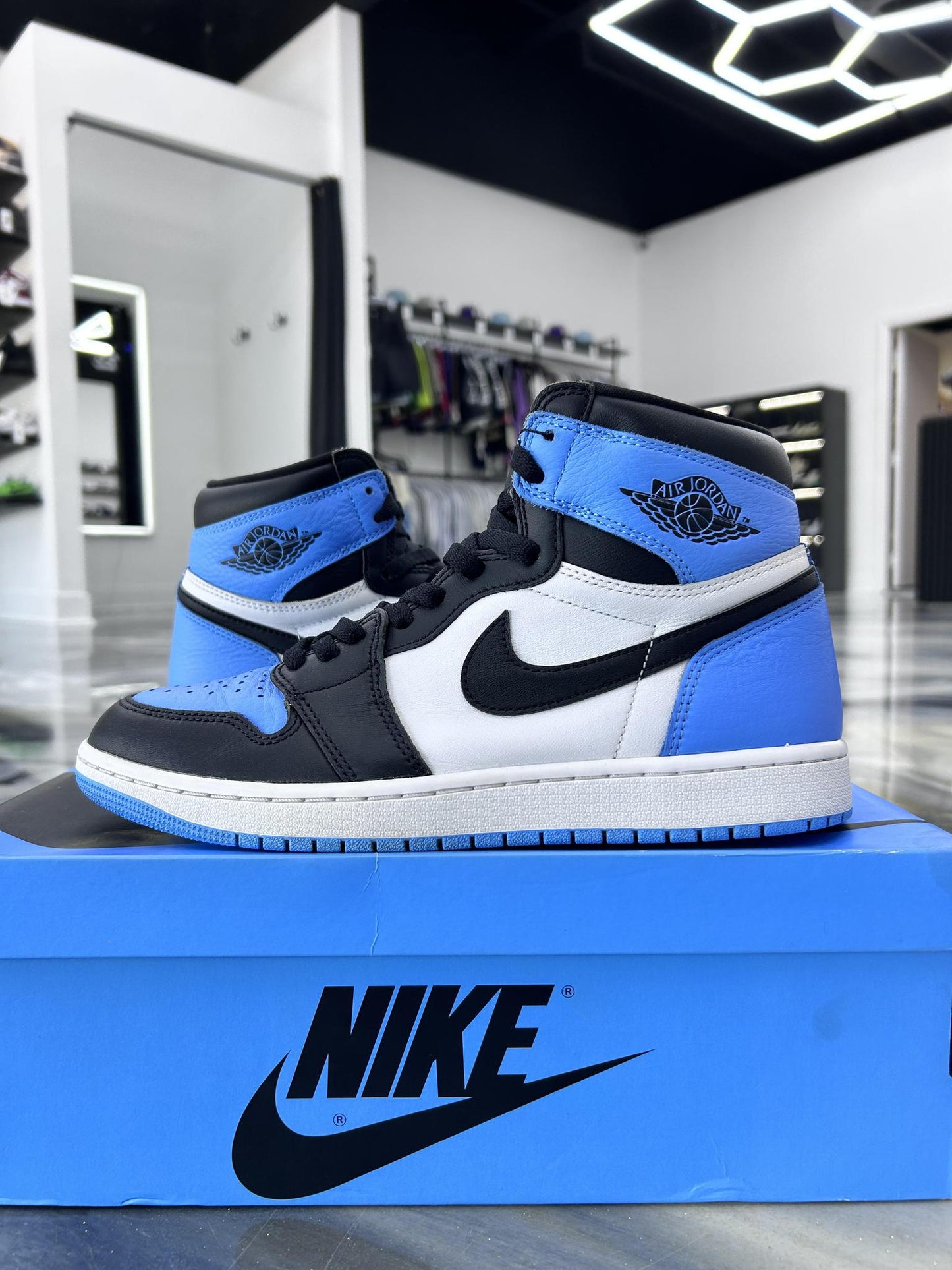 Jordan 1 "UNC Toe" Used Size 9.5