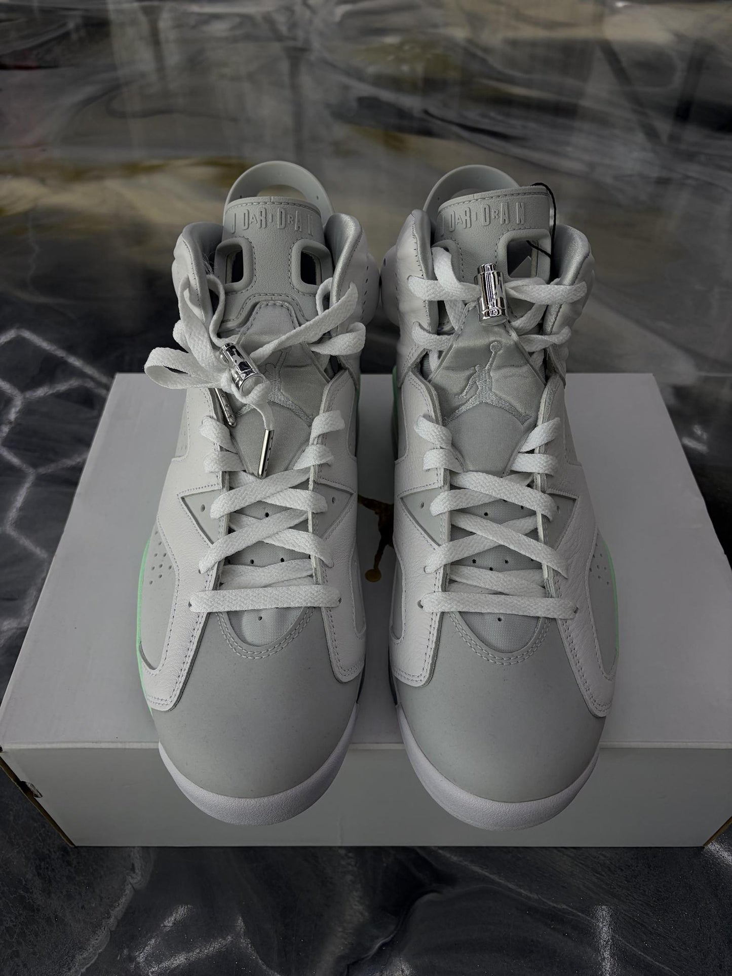 Jordan 6 "Mint" Used Size 11M/9.5M