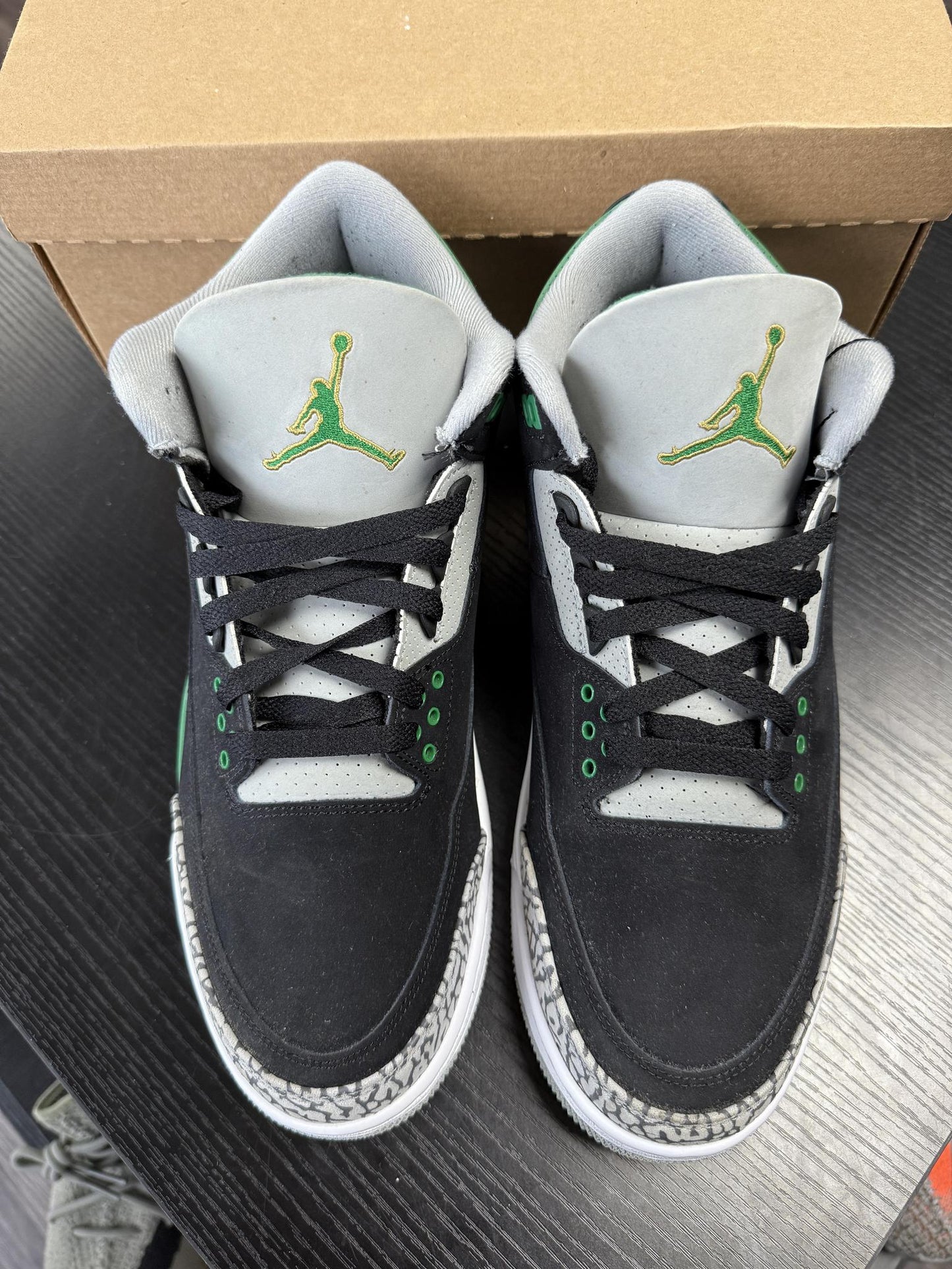 Jordan 3 "Pine Green" Used Size 11