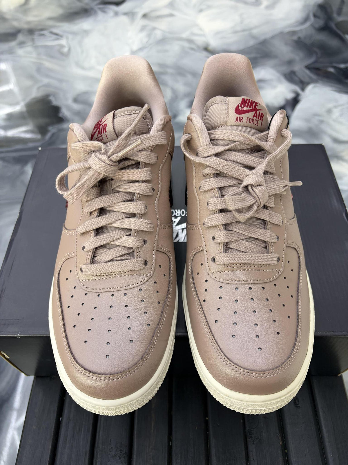 Nike Air Force 1 Low Jewel "Taupe Red Crush" Used Size 9