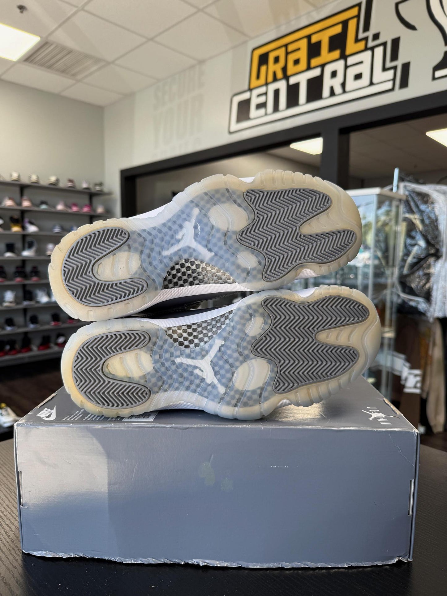 Jordan 11 "Cool Grey" Used Size 10.5