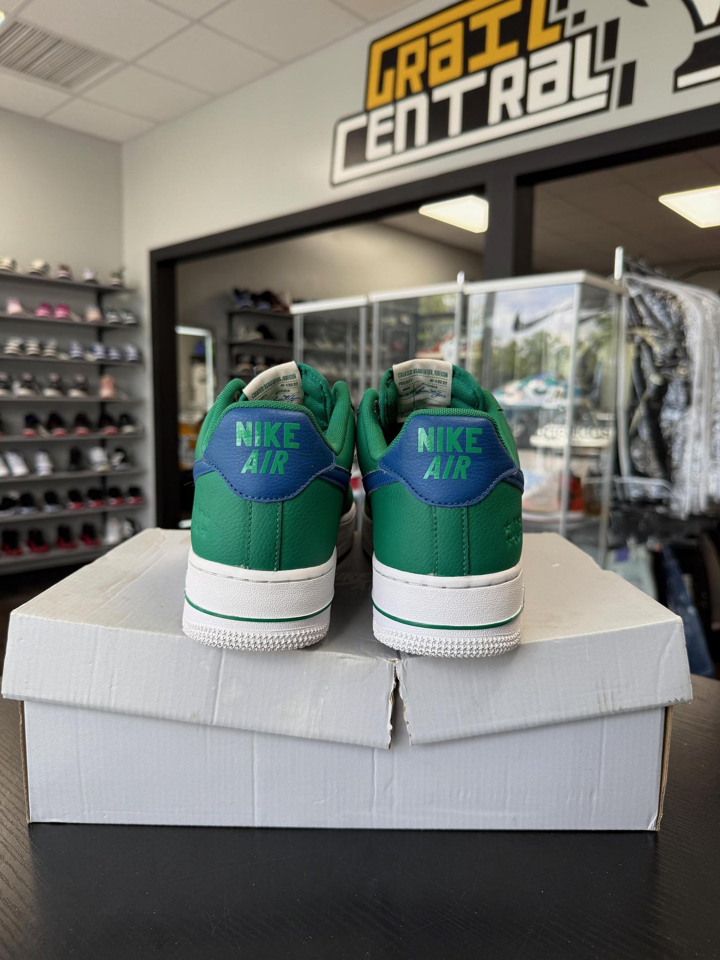 Air Force 1 Low Malachite Used Size 10.5