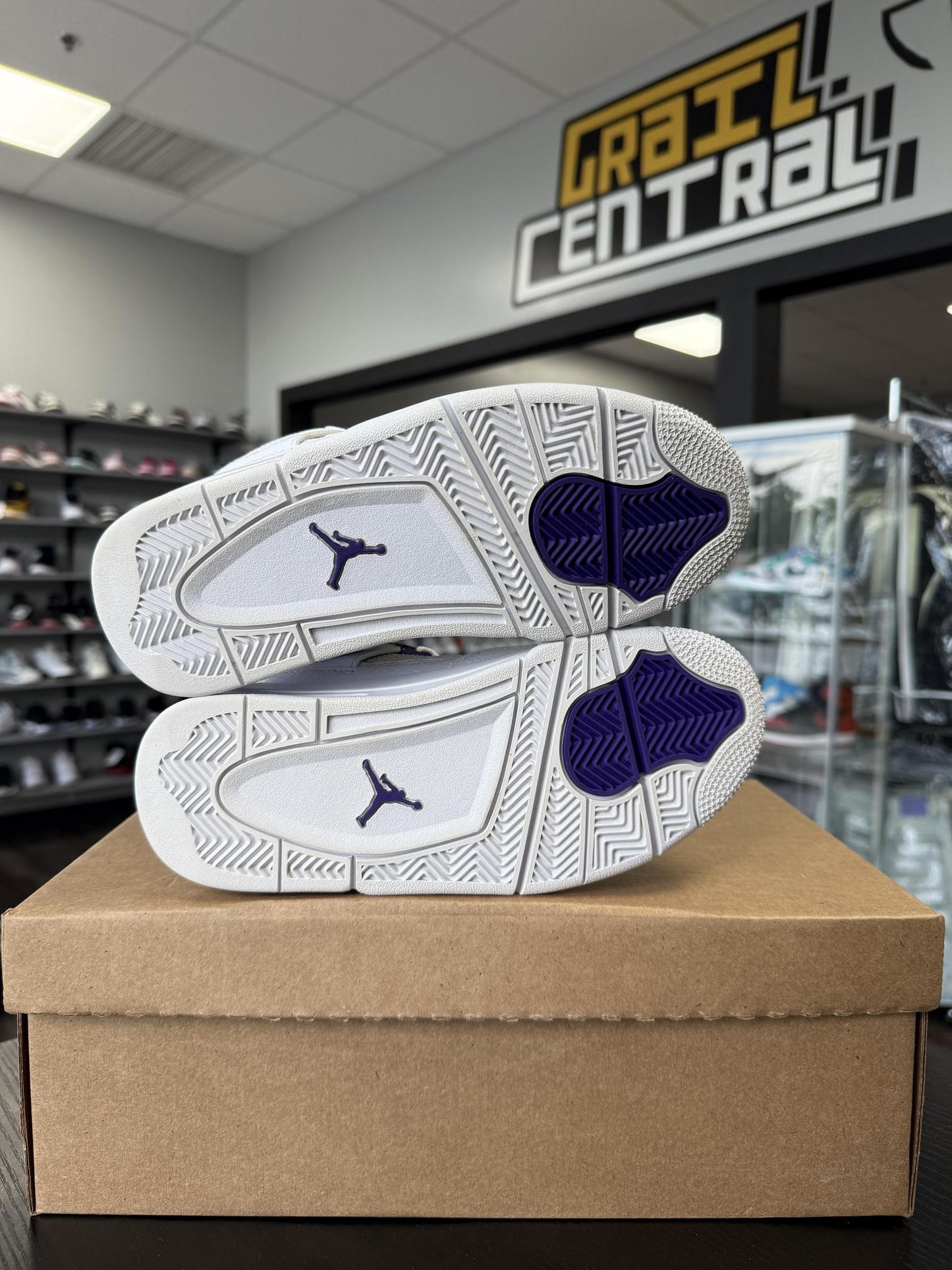 Jordan 4 "Metallic Purple" Used Size 5Y/6.5W
