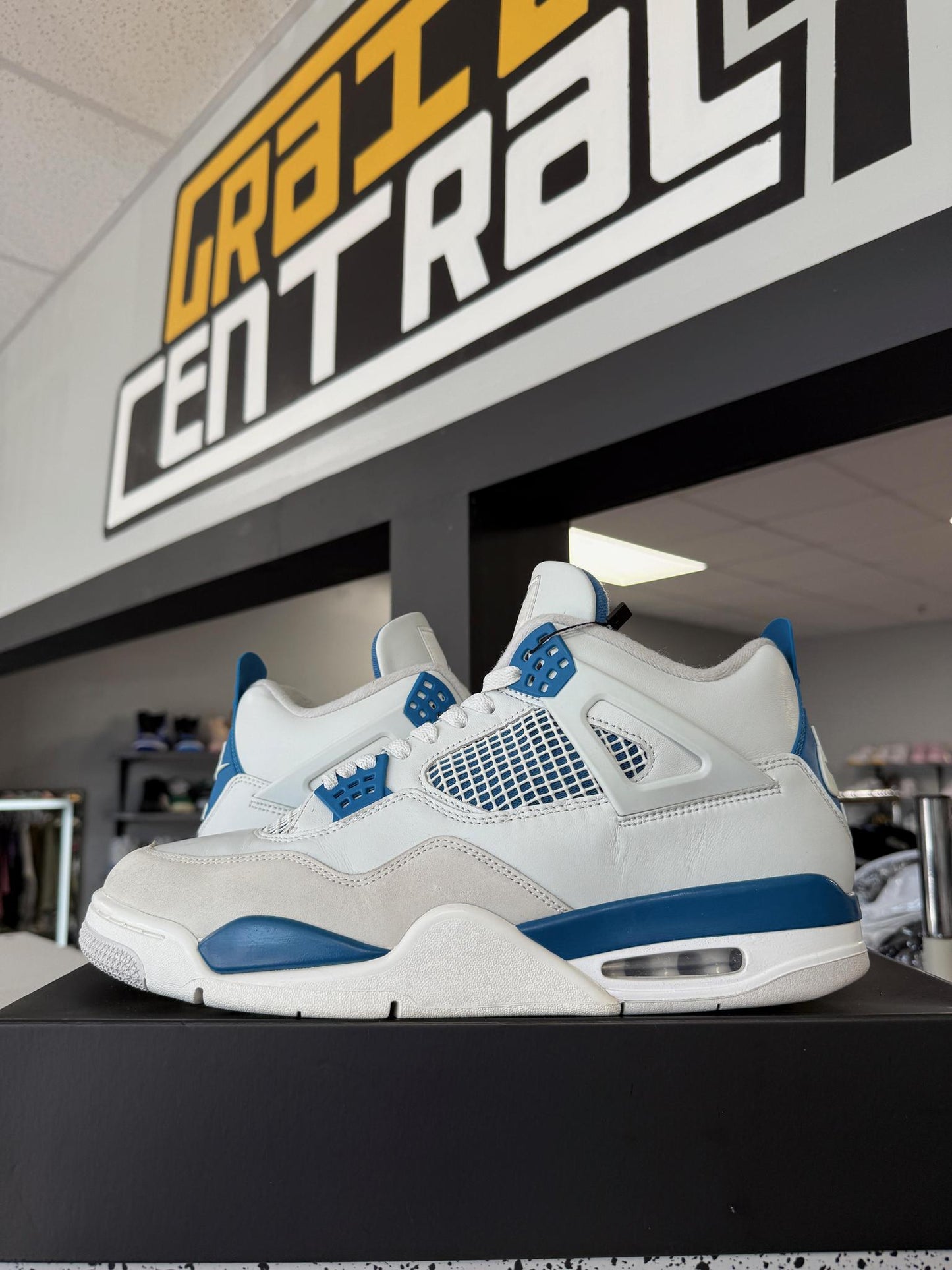 Jordan 4 "Military Blue" Used Size 13