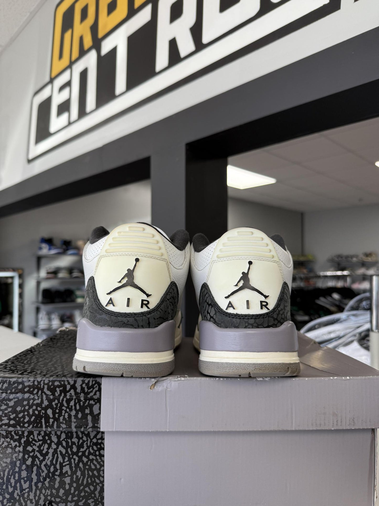 Jordan 3 "Cement Grey" Used Size 9